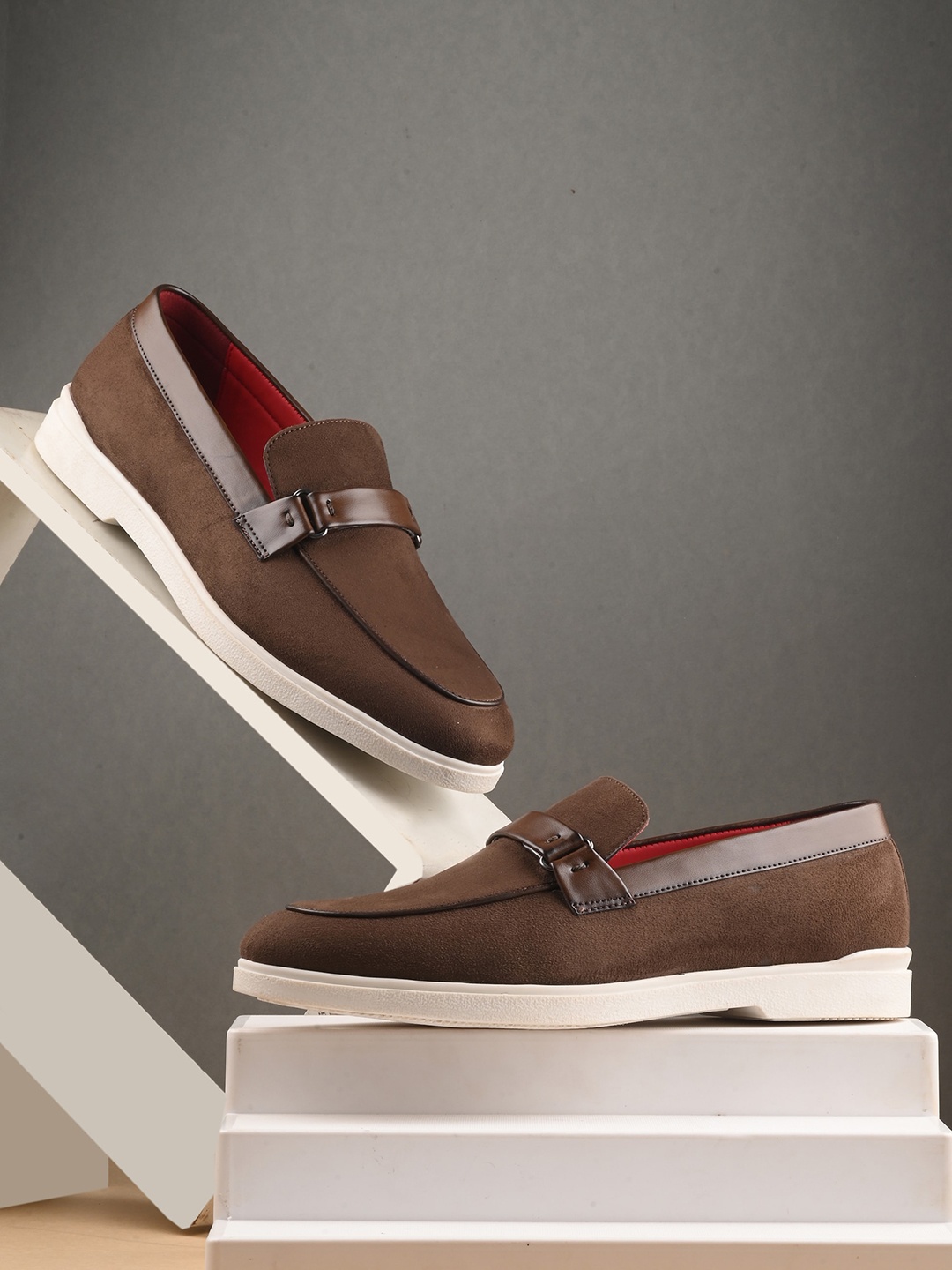 

San Frissco Men Comfort Insole Contrast Sole Slip-On Sneakers, Brown