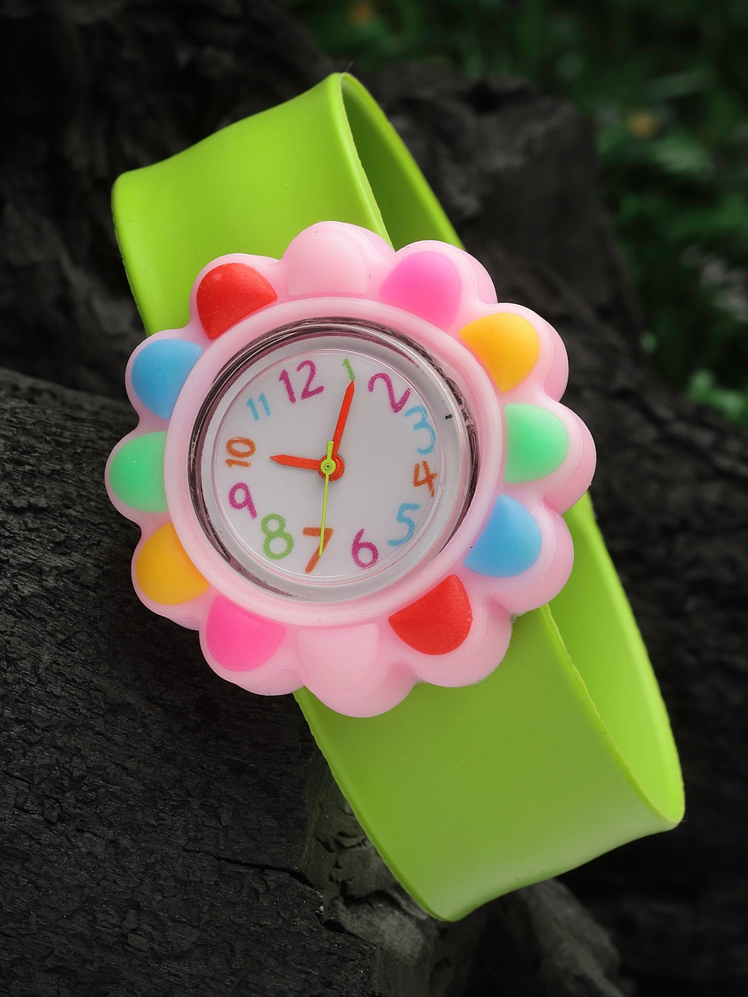 

Stoln Kids Printed Dial & Straps Analogue Watch 18744-1-23-P-20005057, Green