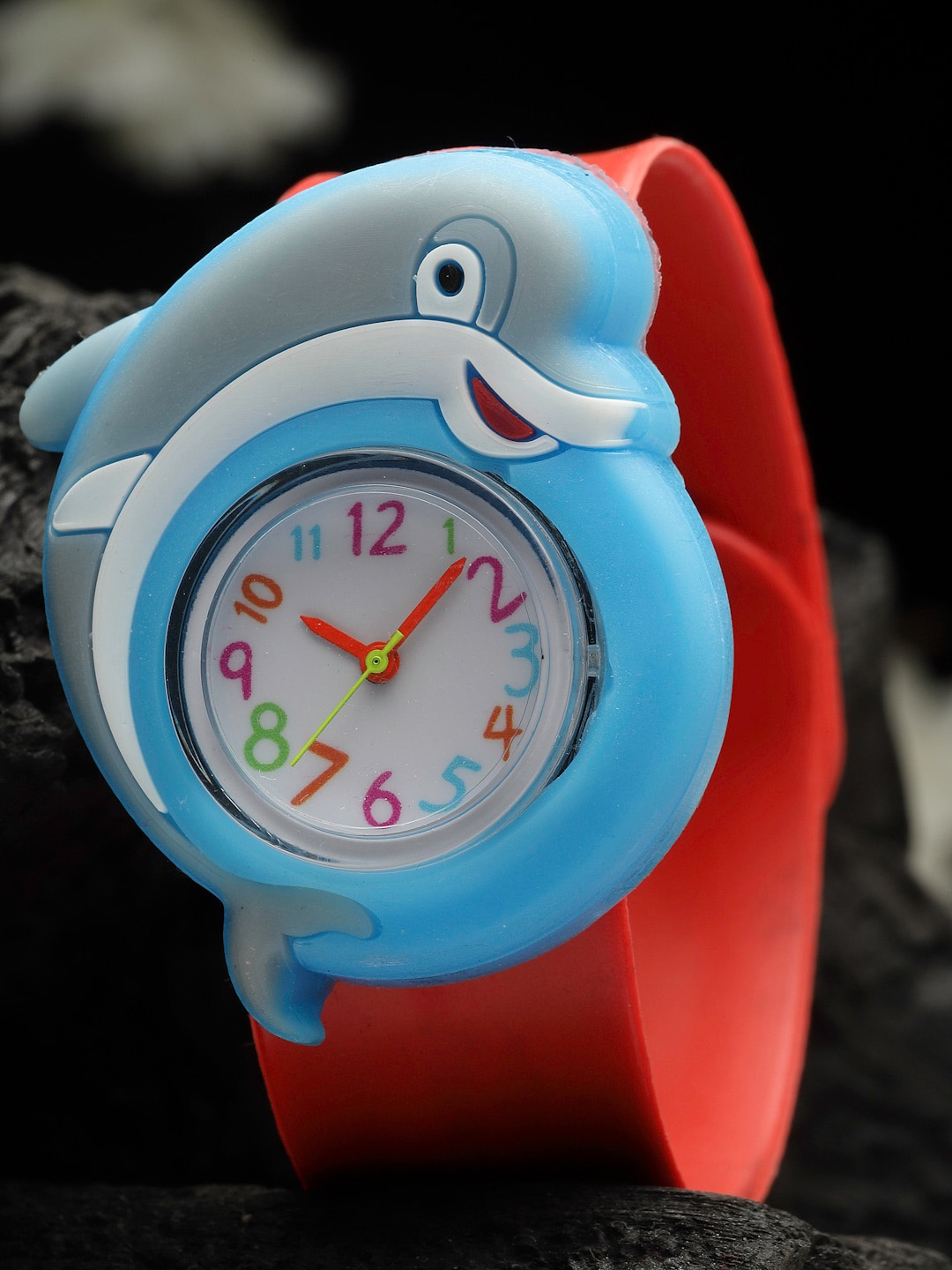 

Stoln Kids Printed Dial Dolphin Shaped Slap Stick Analogue Watch 18744-1-23-H-20005057, Red