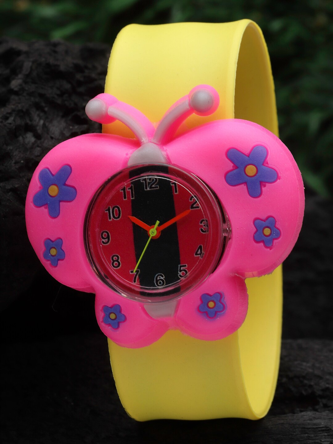 

Stoln Unisex Kids Printed Dial & Straps Analogue Watch 18744-1-23-J-20005057, Yellow