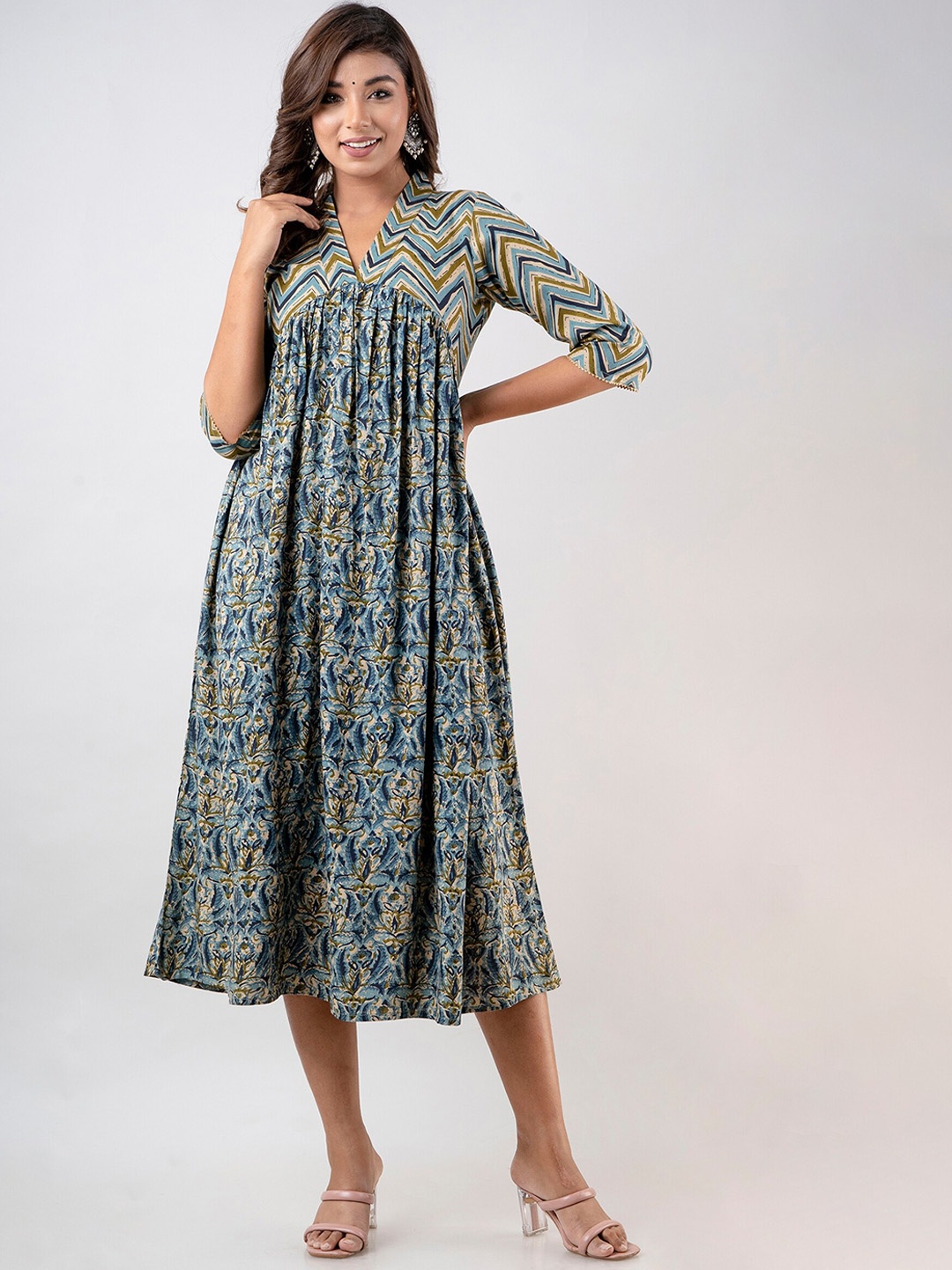 

INDIANIC Ethnic Motifs Printed Empire A-Line Kurta, Green