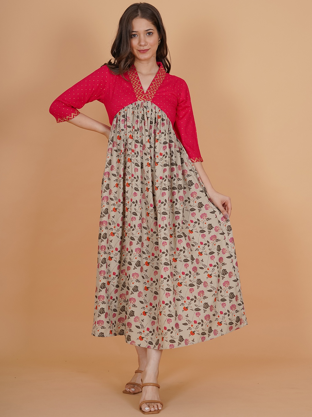 

INDIANIC Floral Printed Empire A-Line Kurta, Grey