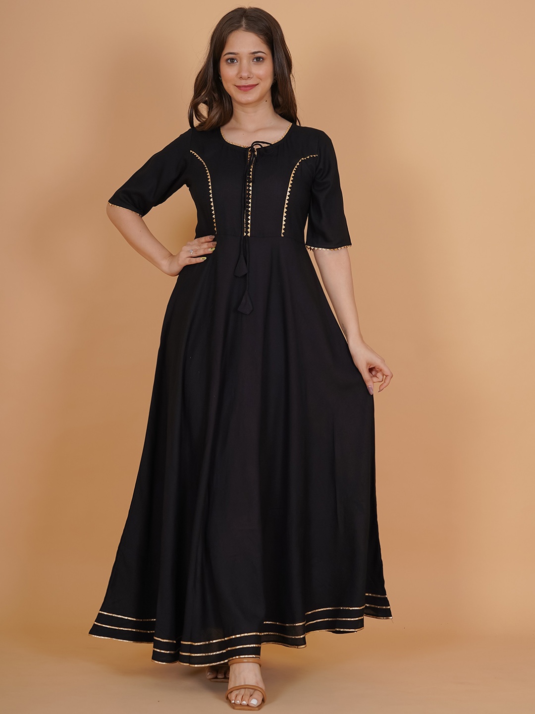 

INDIANIC Round Neck Gotta Patti Anarkali Kurta, Black