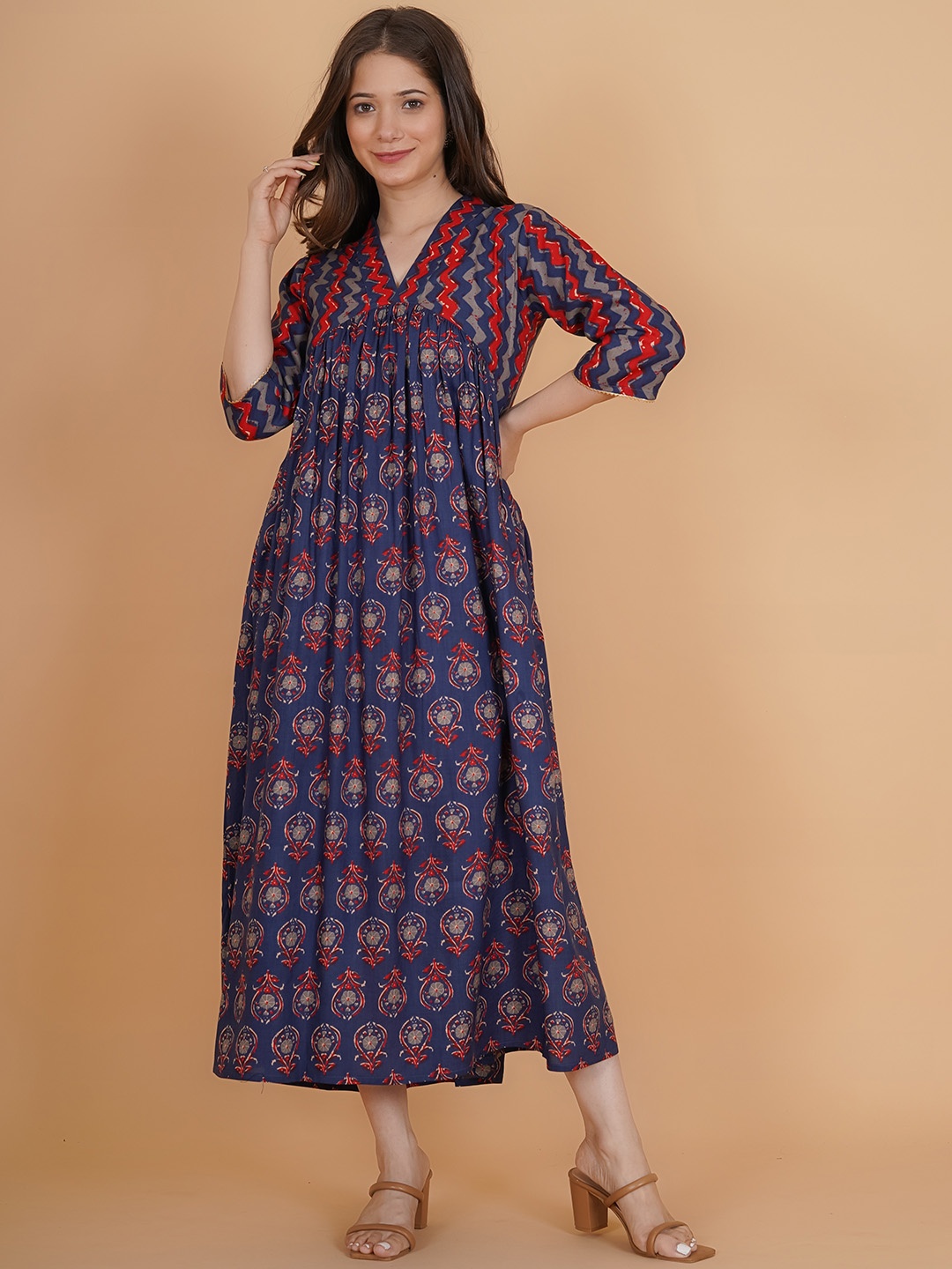 

INDIANIC Floral Printed Empire A-Line Kurta, Blue