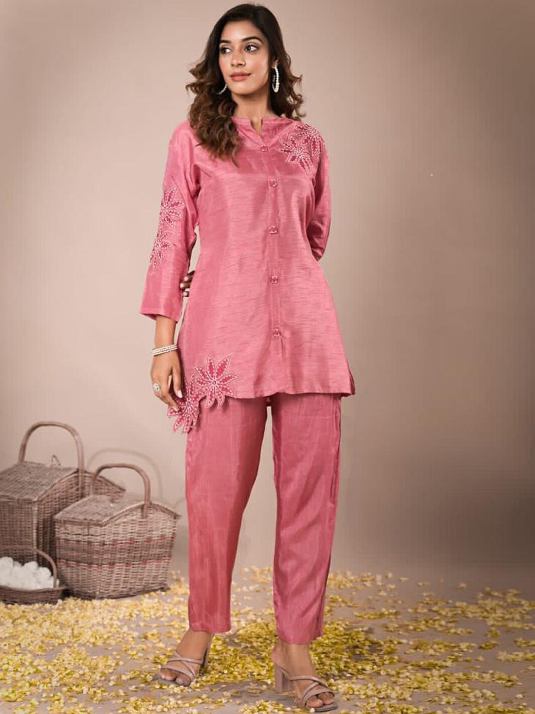 

Readiprint Fashions Women Floral Embroidered & Sequinned Silk Tunic & Palazzos Co-Ords, Pink