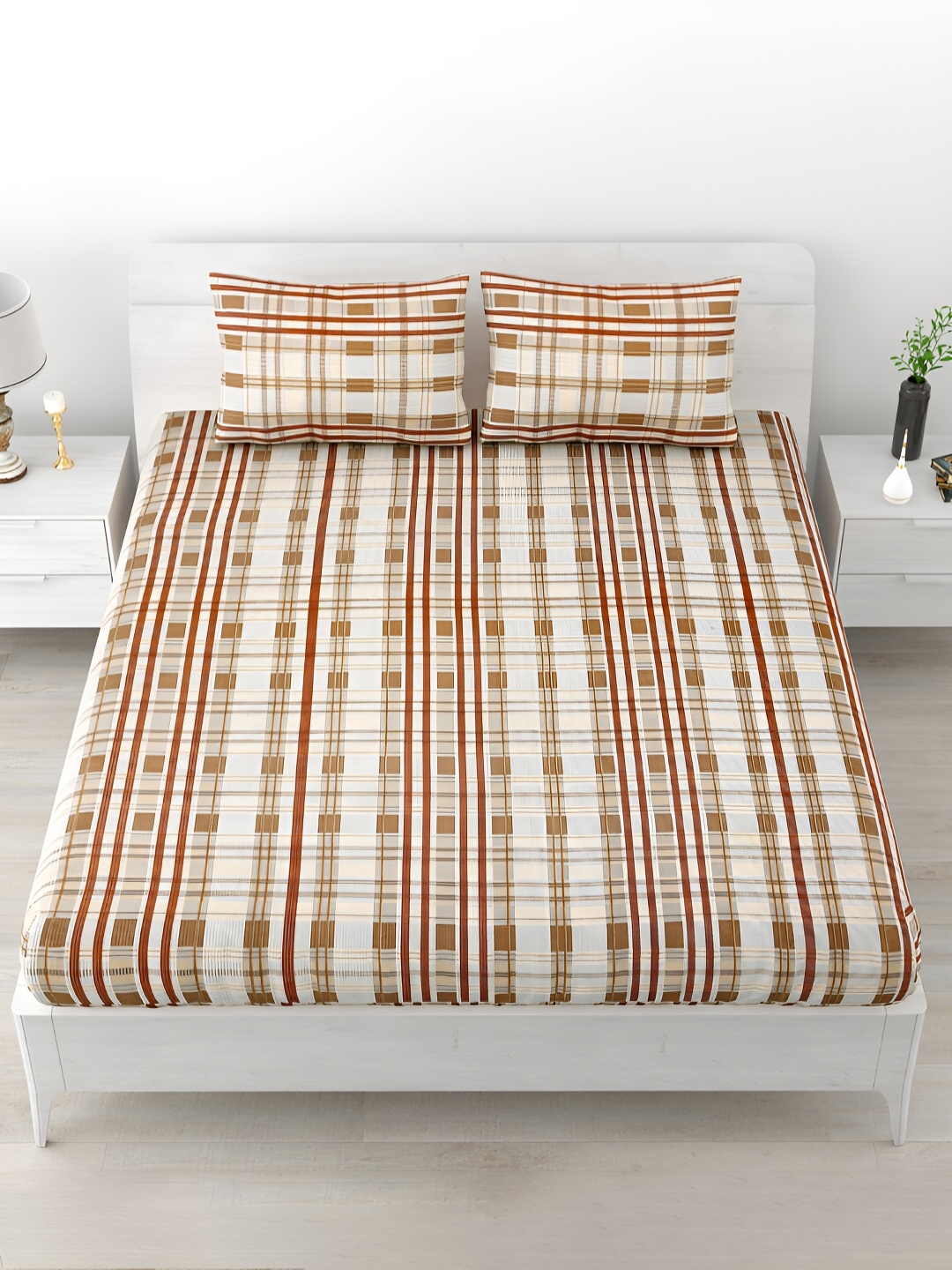 

POORAK Brown & Red Geometric Printed120 TC King Cotton Bedsheet with 2 Pillow Covers