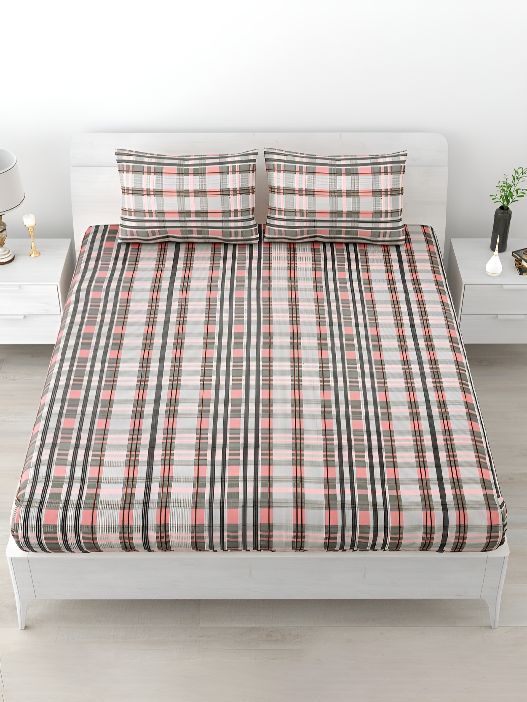 

POORAK Pink & White Geometric Printed 120 TC King Cotton Bedsheet with 2 Pillow Covers
