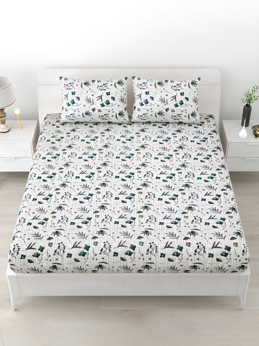 

POORAK Blue & White Floral Printed Cotton 120 TC King Bedsheet with 2 Pillow Covers
