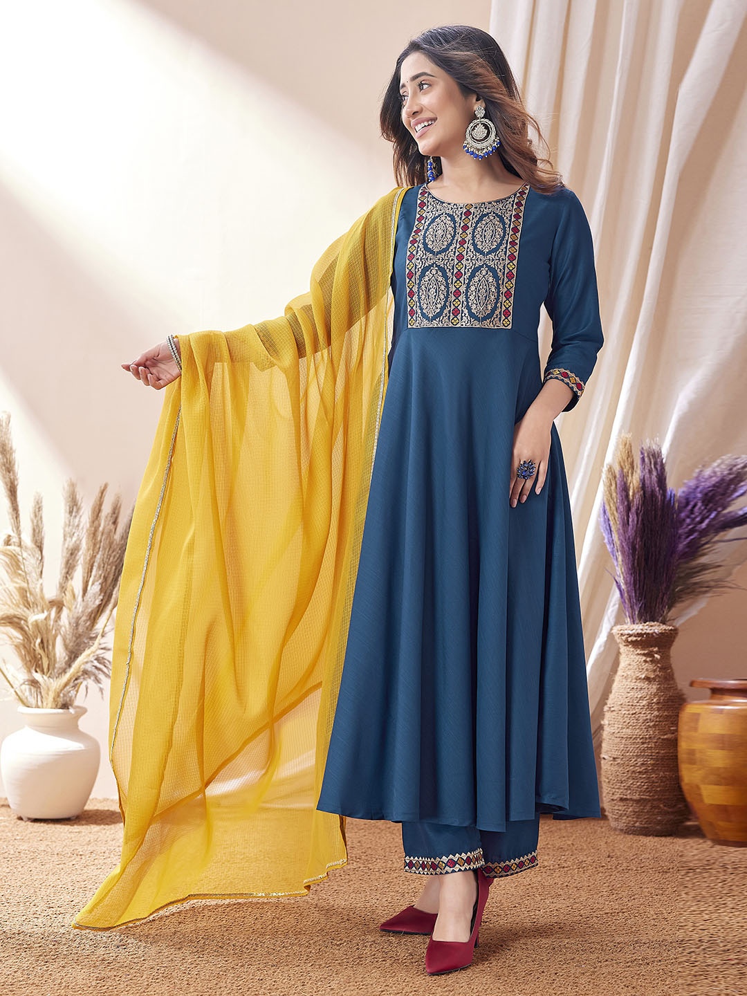 

Mitera Ethnic Motifs Yoke Design Kurta & Trousers With Dupatta, Navy blue