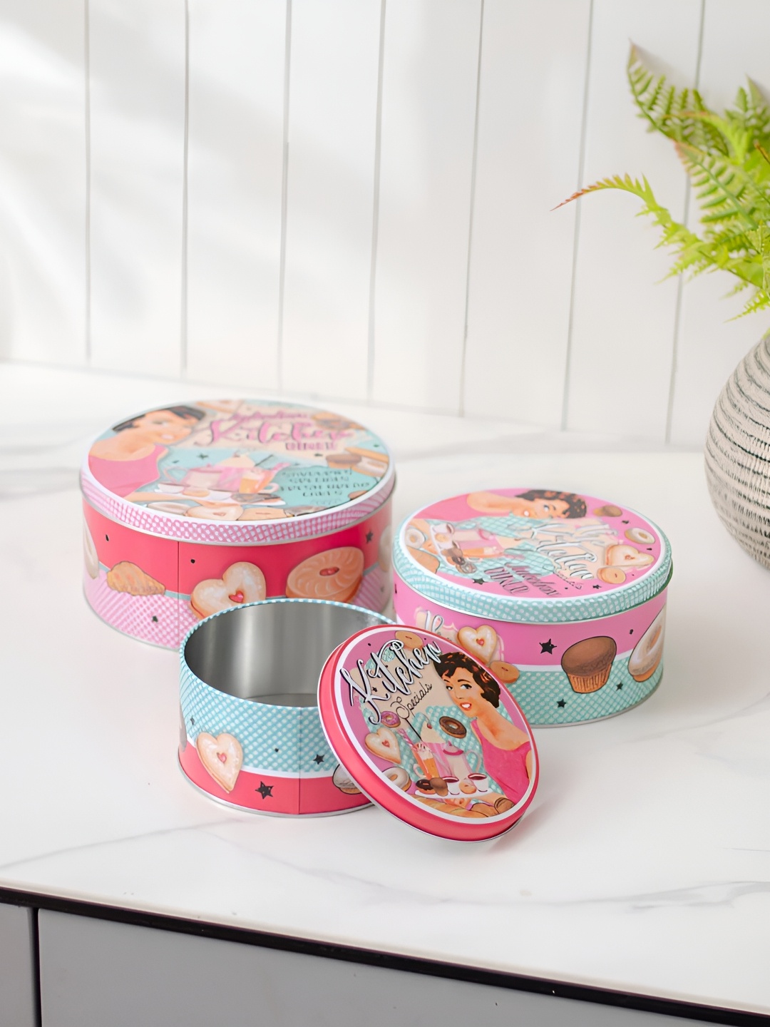 

THEDECORKART Pink & Blue 3 Pieces Metal Food Containers