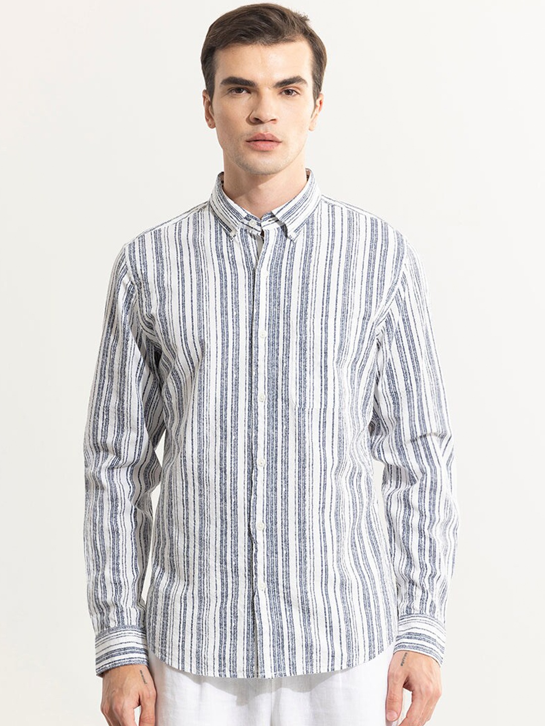 

Snitch White Classic Slim Fit Vertical Stripes Button-Down Collar Cotton Casual Shirt, Blue