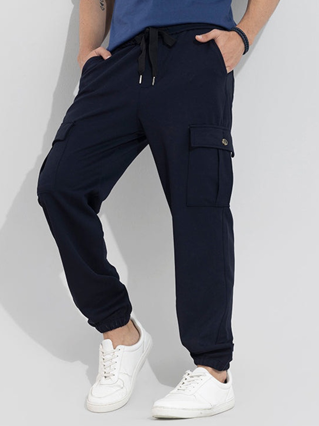 

Snitch Men Navy Blue Smart Loose Fit Cotton Cargos Trousers