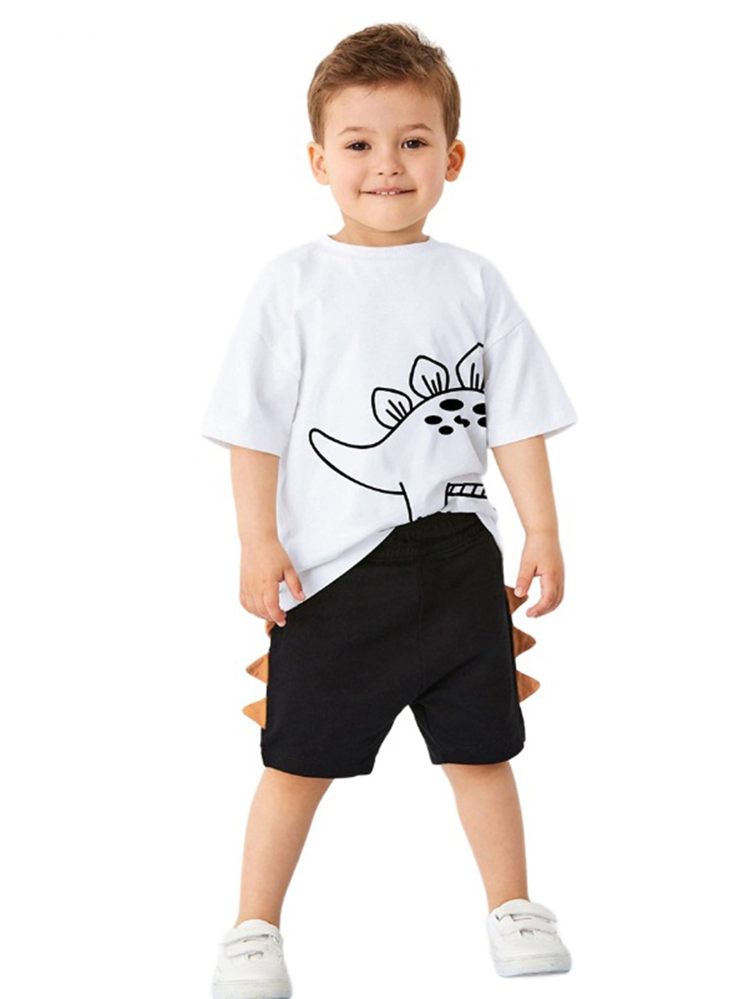 

StyleCast White Boys Printed Pure Cotton T-Shirt with Shorts