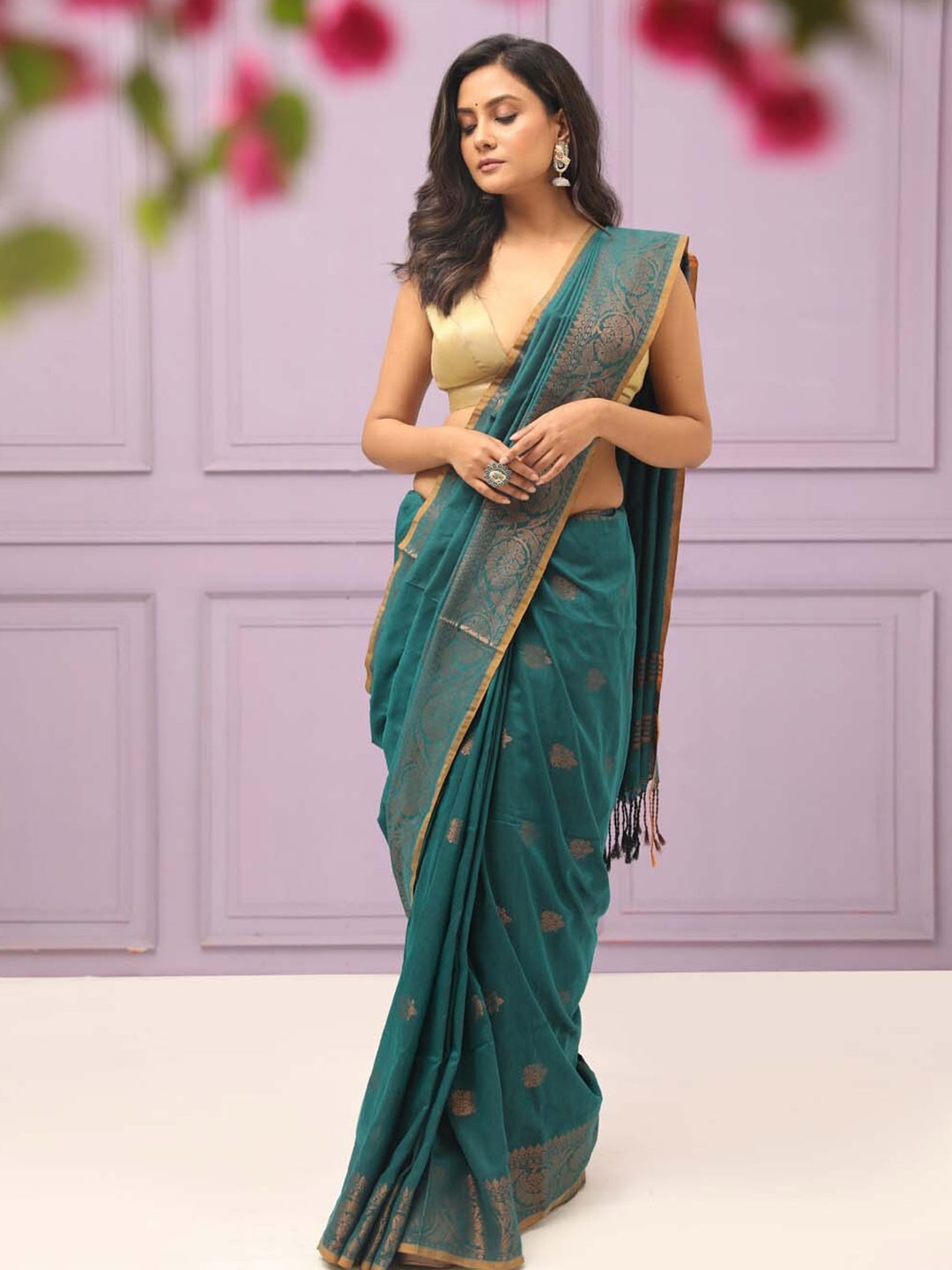 

Indethnic Ethnic Motifs Woven Design Zari Jamdani Saree, Green
