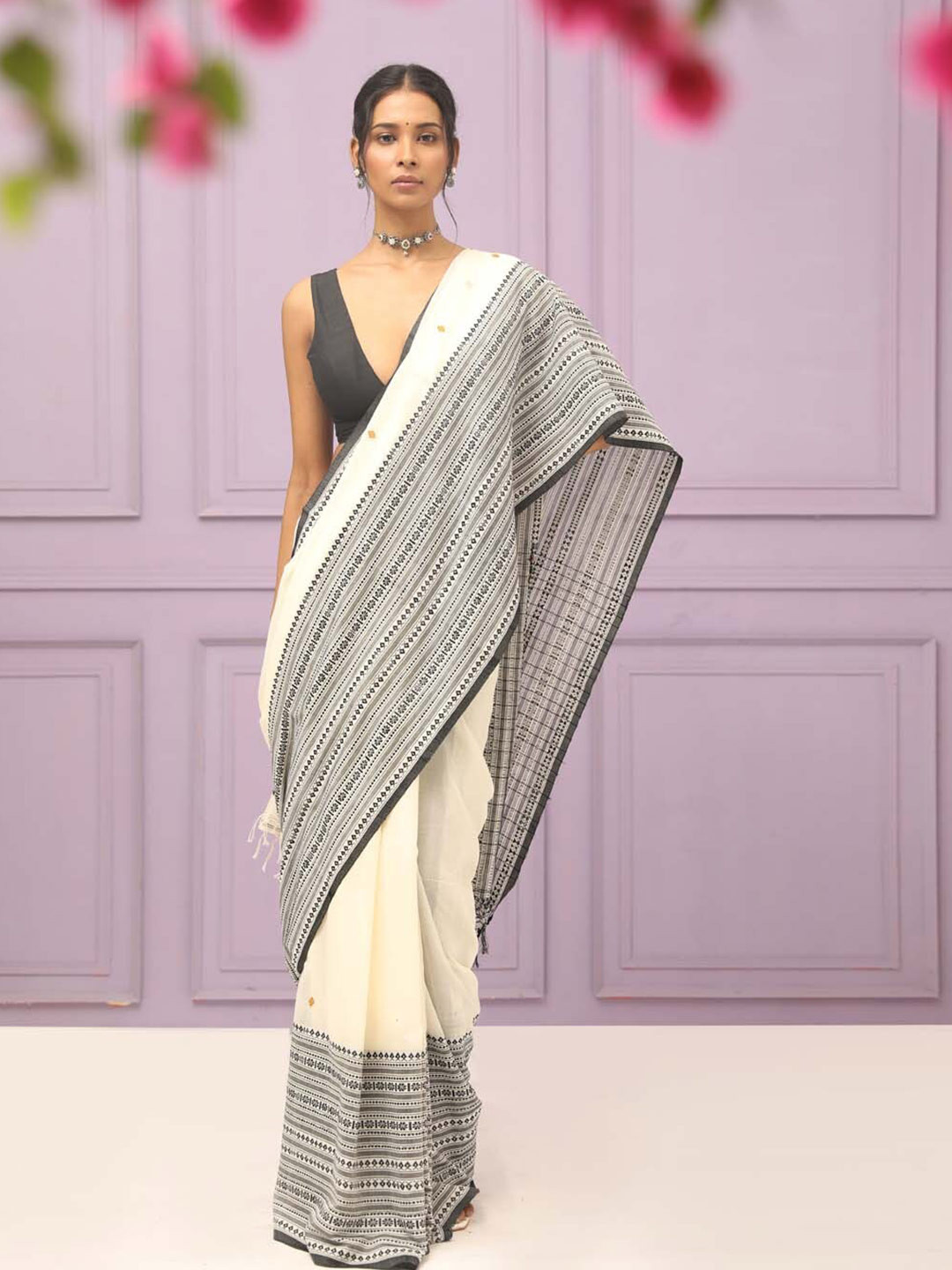 

Indethnic Ethnic Motifs Pure Cotton Jamdani Saree, Off white