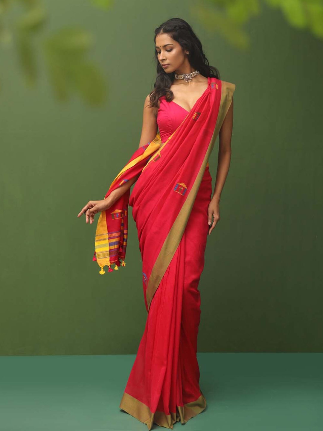 

Indethnic Geometric Woven Design Pure Cotton Jamdani Saree, Pink