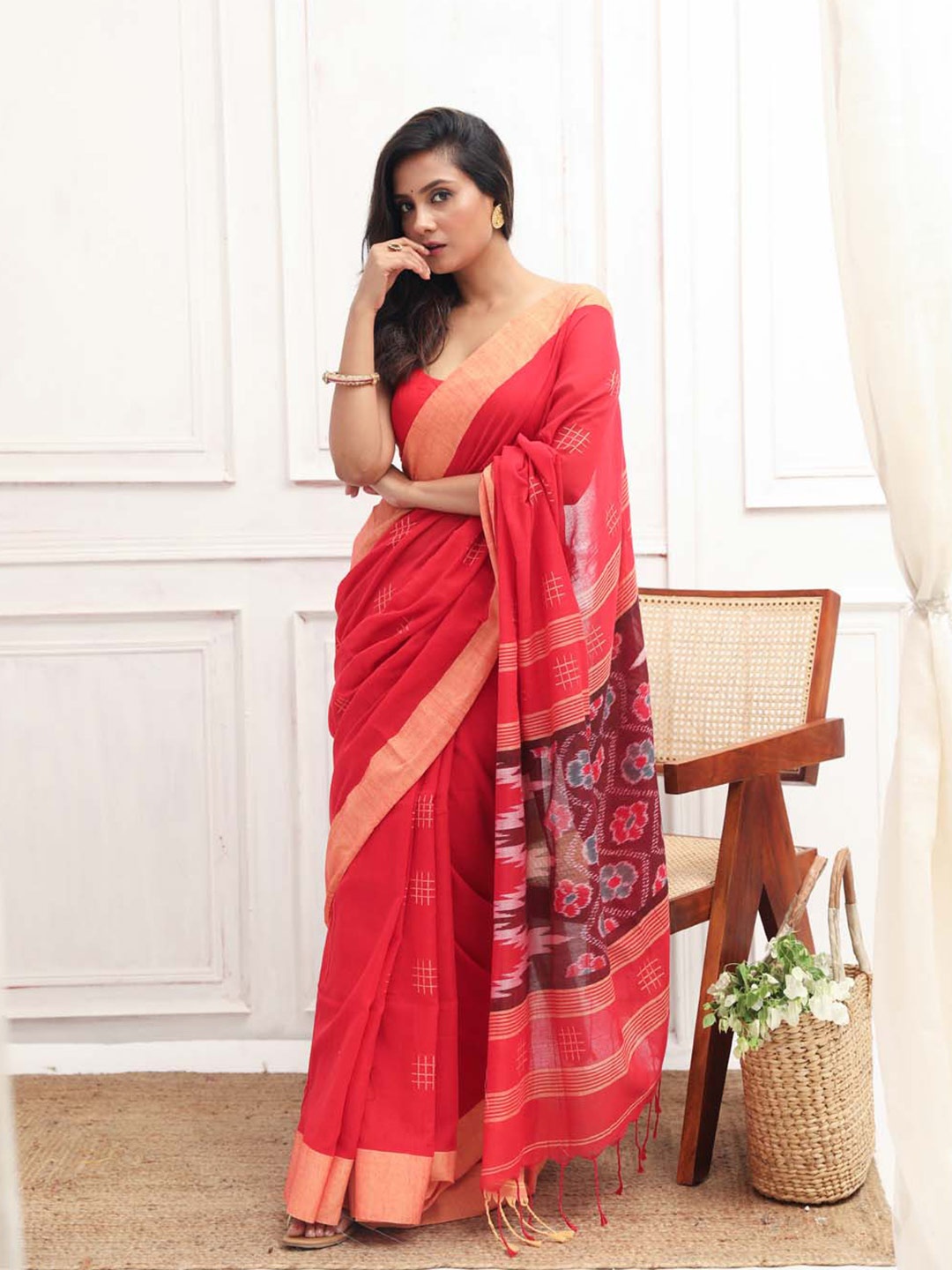 

Indethnic Floral Woven Design Pure Cotton Ikat Saree, Red