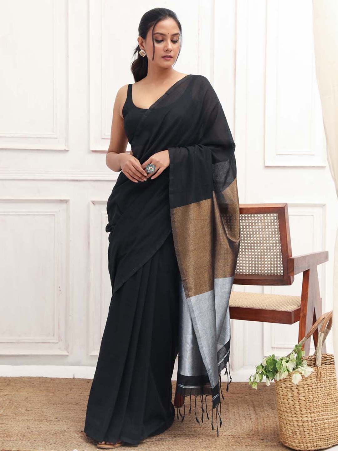 

Indethnic Zari Pure Cotton Saree, Black