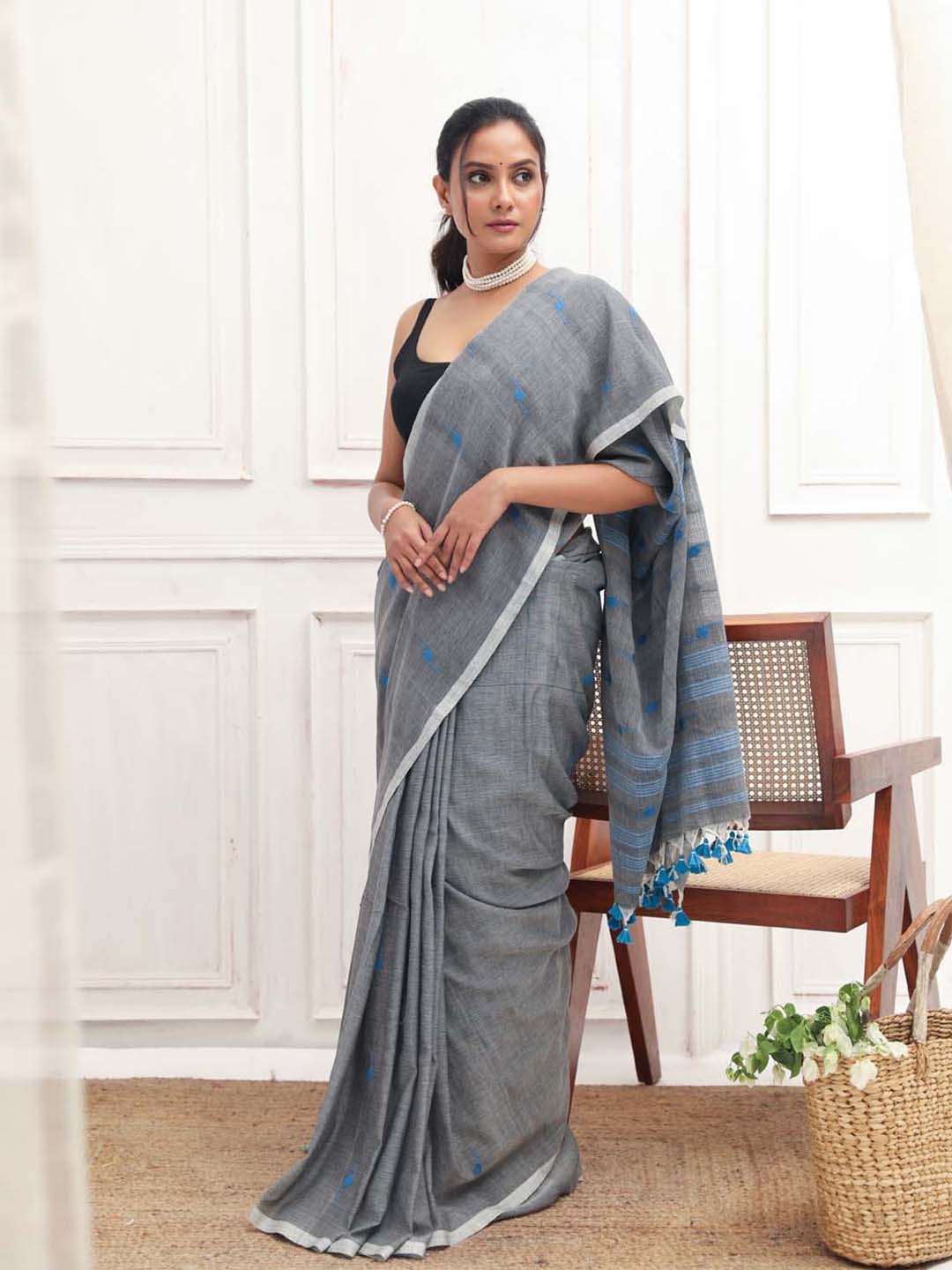 

Indethnic Woven Design Pure Cotton Jamdani Saree, Black