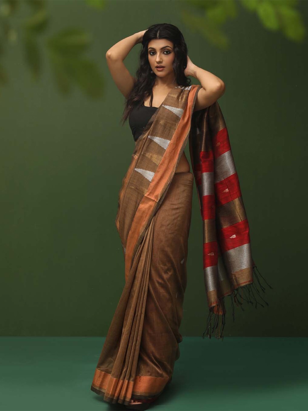 

Indethnic Ethnic Motifs Woven Design Zari Pure Cotton Jamdani Saree, Brown