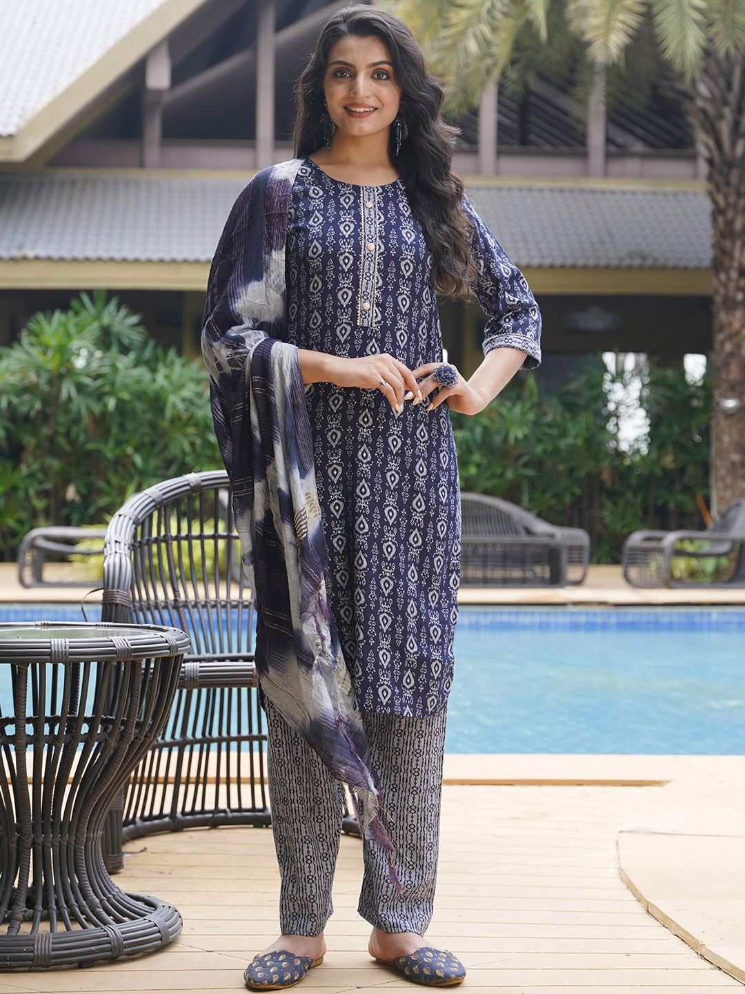 

Peachmode Ethnic Motifs Printed Regular Kurta with Trousers & Dupatta, Blue
