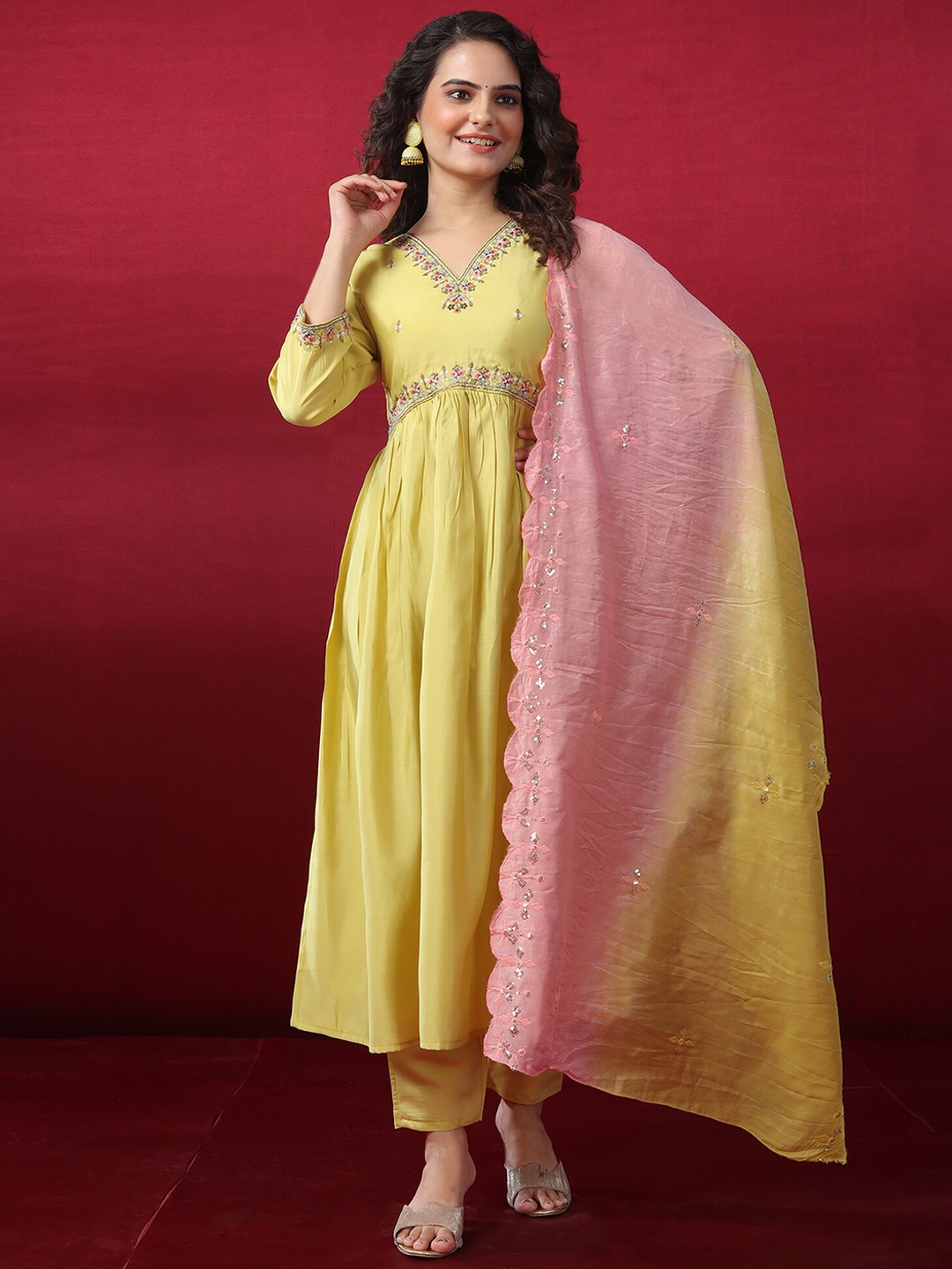 

Peachmode Floral Embroidered Thread Work Pure Silk Kurta & Trousers With Dupatta, Green