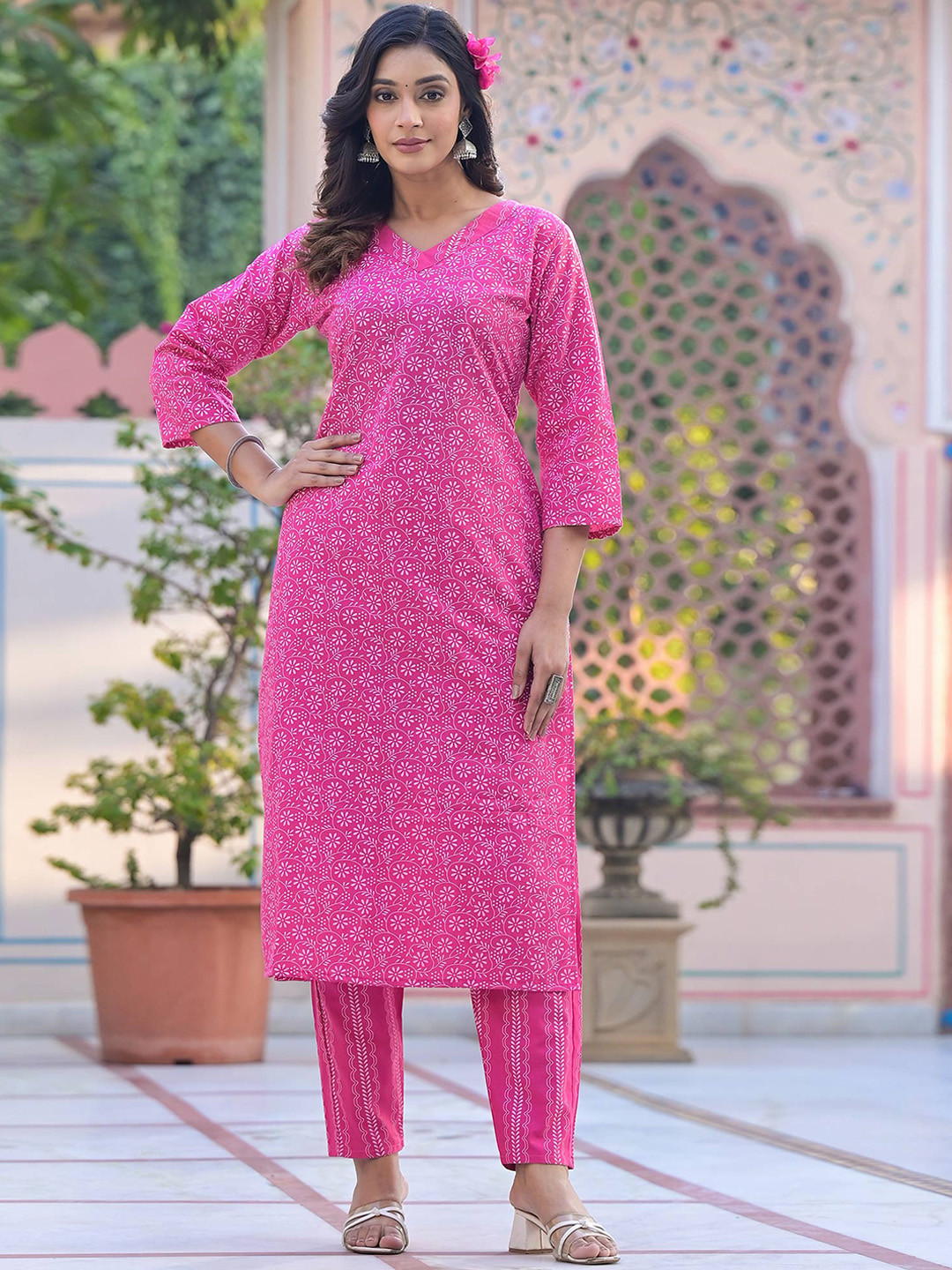 

Peachmode Floral Printed V-Neck Pure Cotton Kurta with Trousers, Pink