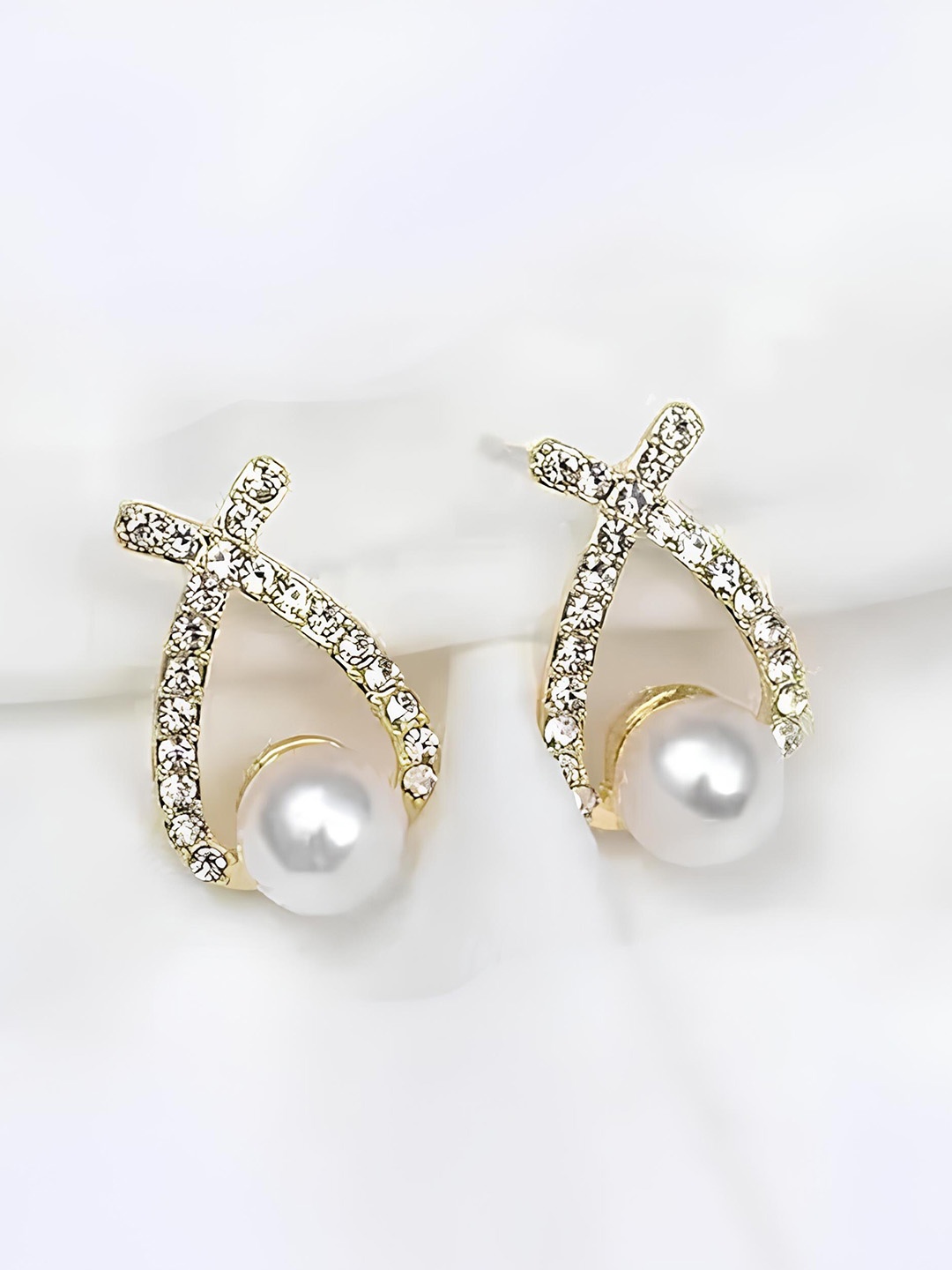 

KARISHMA KREATIONS Gold-Plated Pearls Beaded Studs Earrings