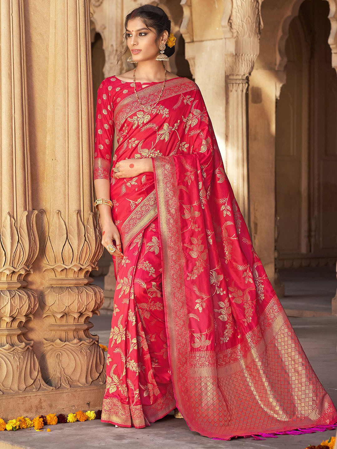 

Satrani Woven Design Zari Art Silk Banarasi Saree, Pink