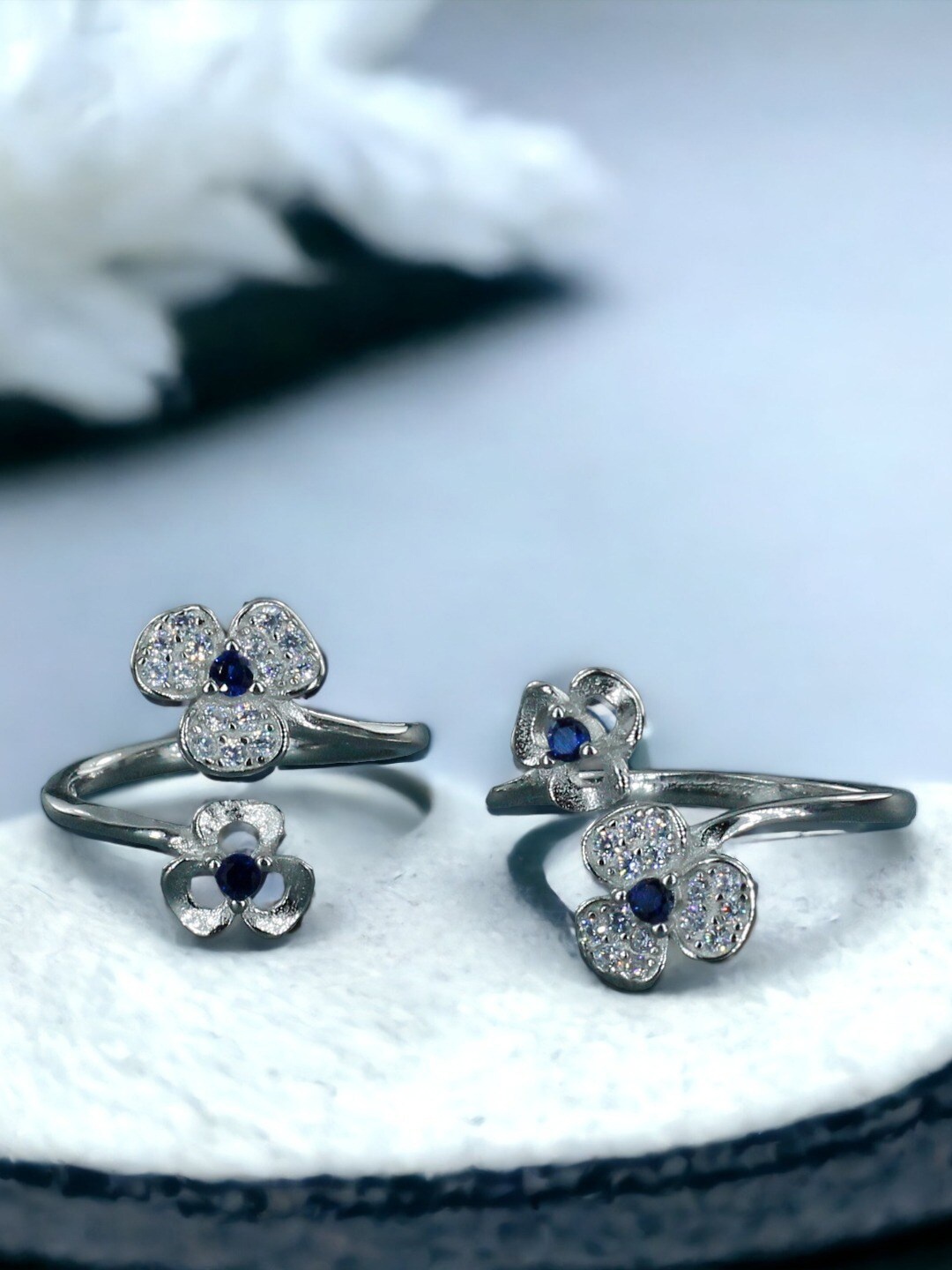 

Taraash 92.5 Sterling Silver Cubic Zirconia Studded Toe Rings
