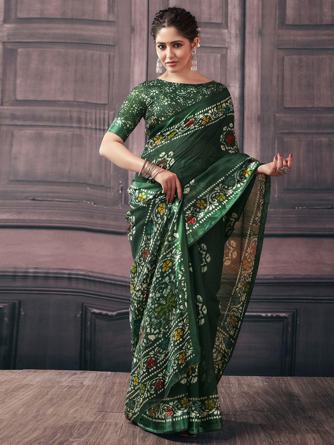 

KALINI Floral Printed Dabu Saree, Green