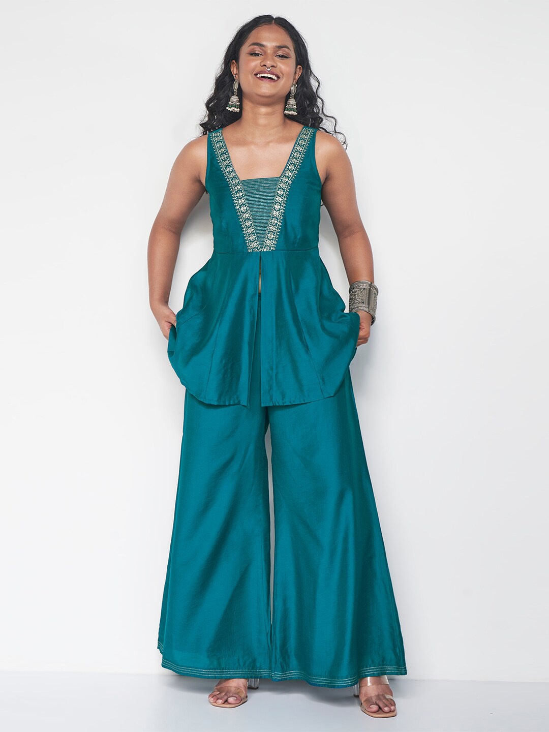 

Global Desi Floral Embroidered Sleeveless Tunic & Palazzos, Teal