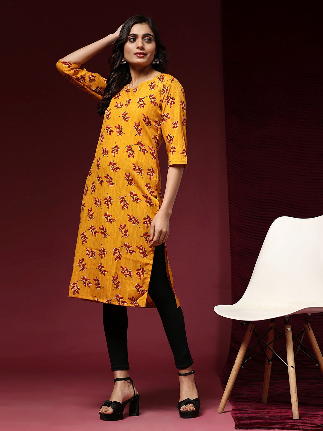 

Phenav Women Floral Printed Crepe Kurta, Yellow