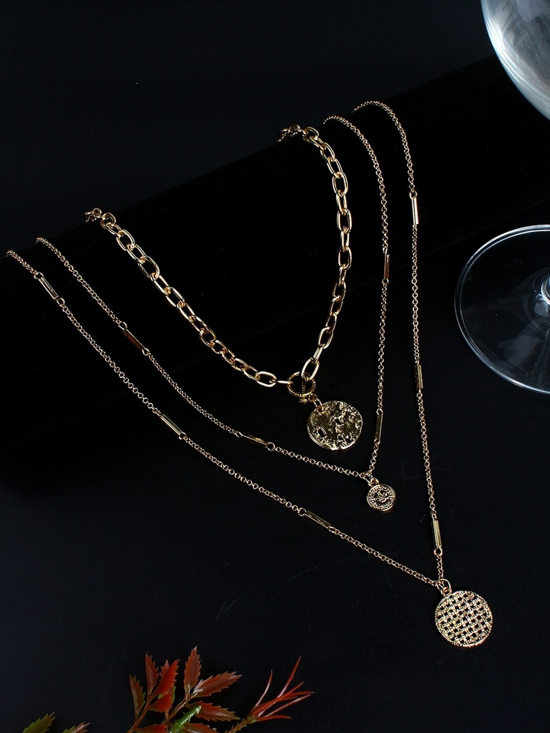 

DressBerry Gold-Plated Minimal Brass Necklace