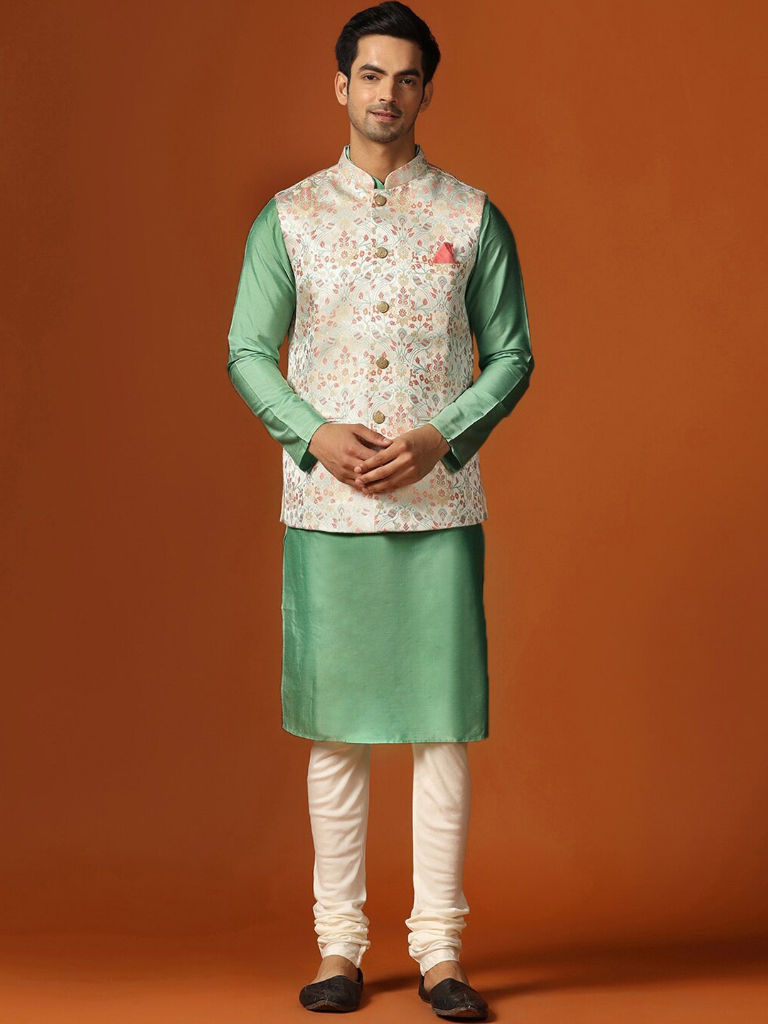 

KISAH Mandarin Collar Long Sleeves Regular Kurta With Churidar & Jacket, Green