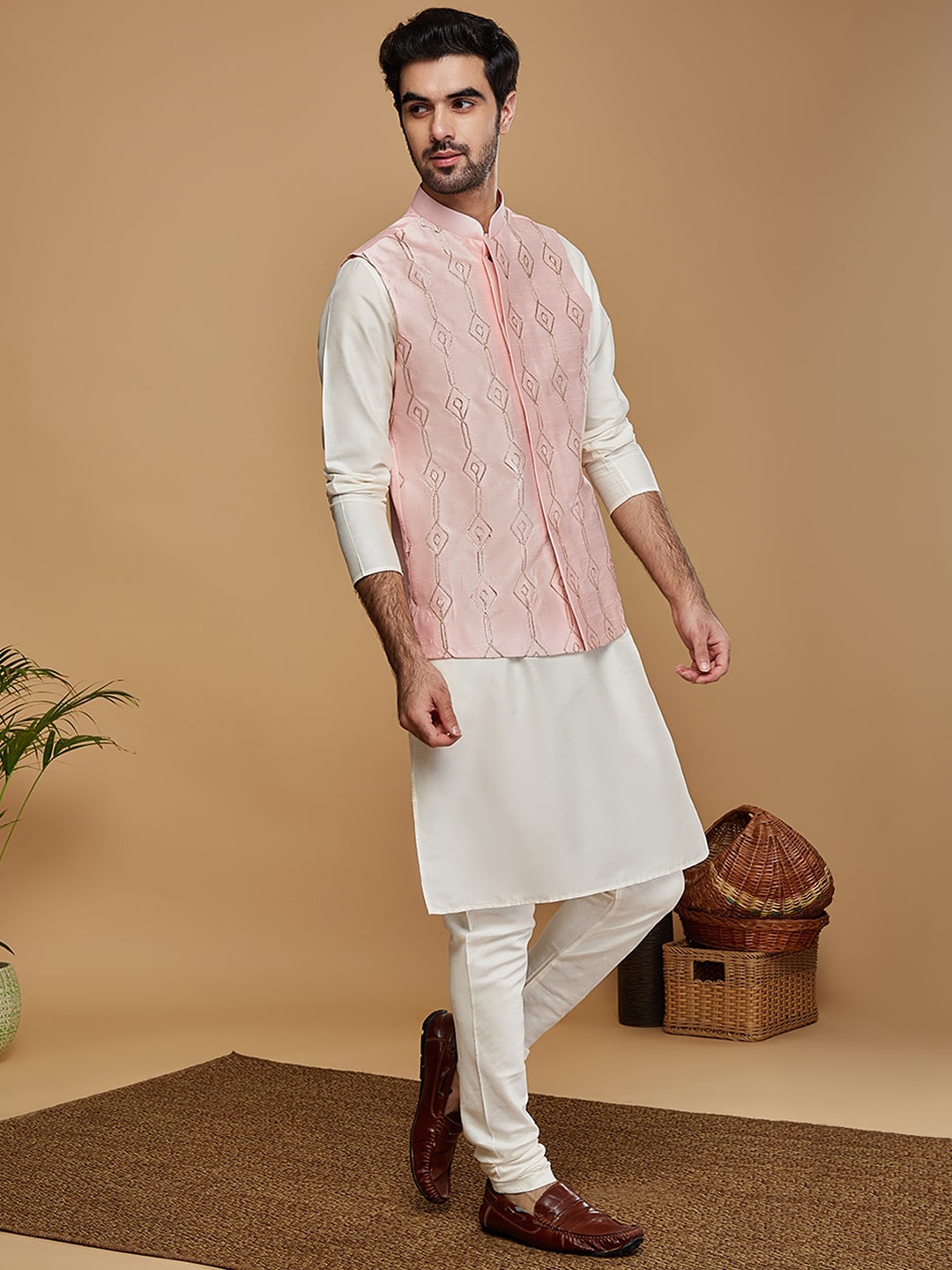 

KISAH Mandarin Collar Kurta with Churidar & Nehru jacket, White