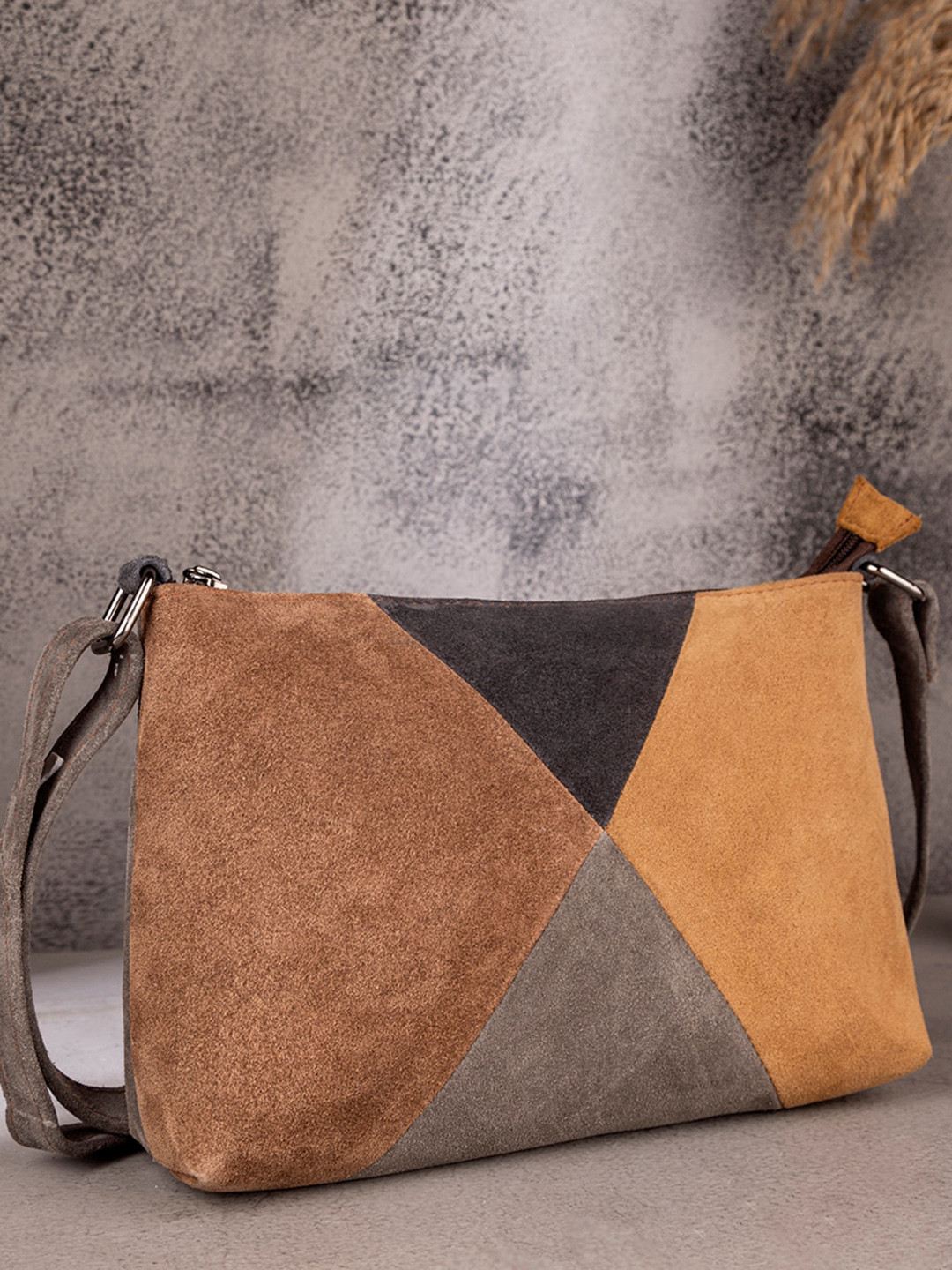 

Abelardo De Moda Colourblocked Leather Structured Sling Bag, Brown