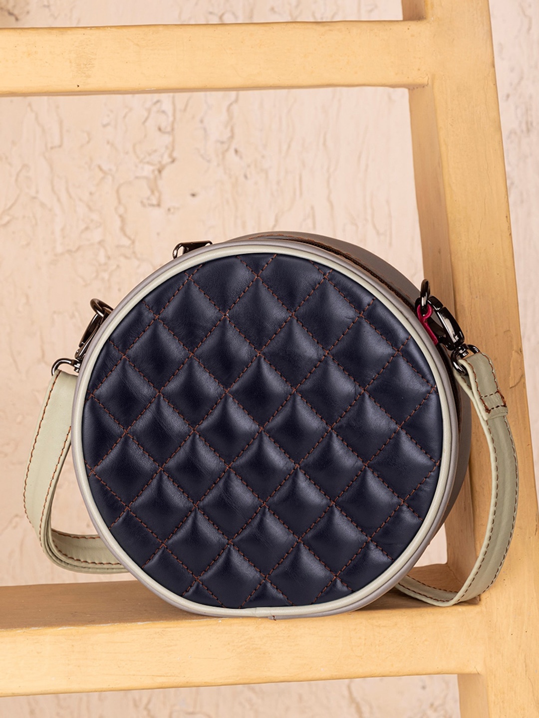 

Abelardo De Moda Leather Structured Sling Bag With Quilted, Blue