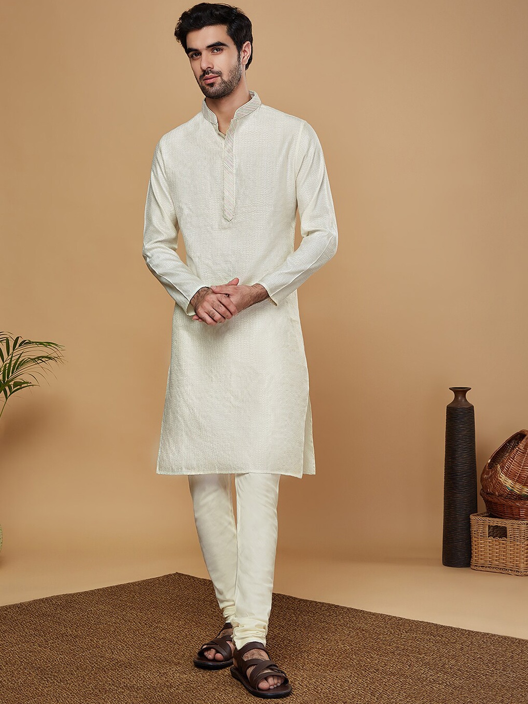 

KISAH Men Regular Kurta with Churidar, Off white
