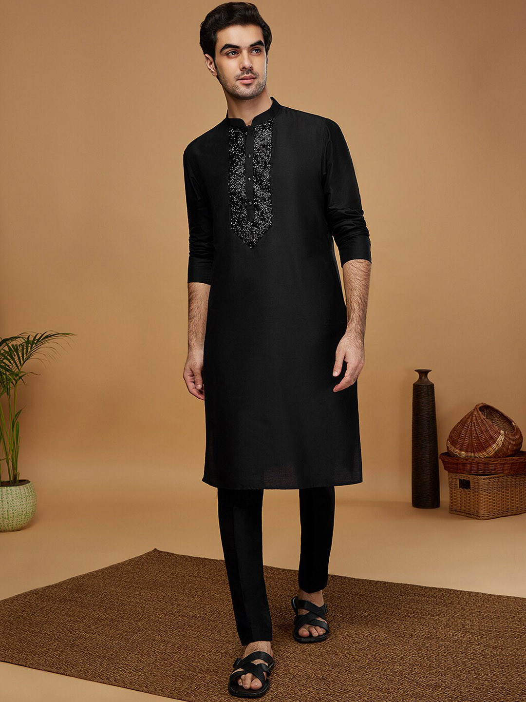 

KISAH Yoke Design Sequinned Mandarin Collar Kurta with Trousers, Black