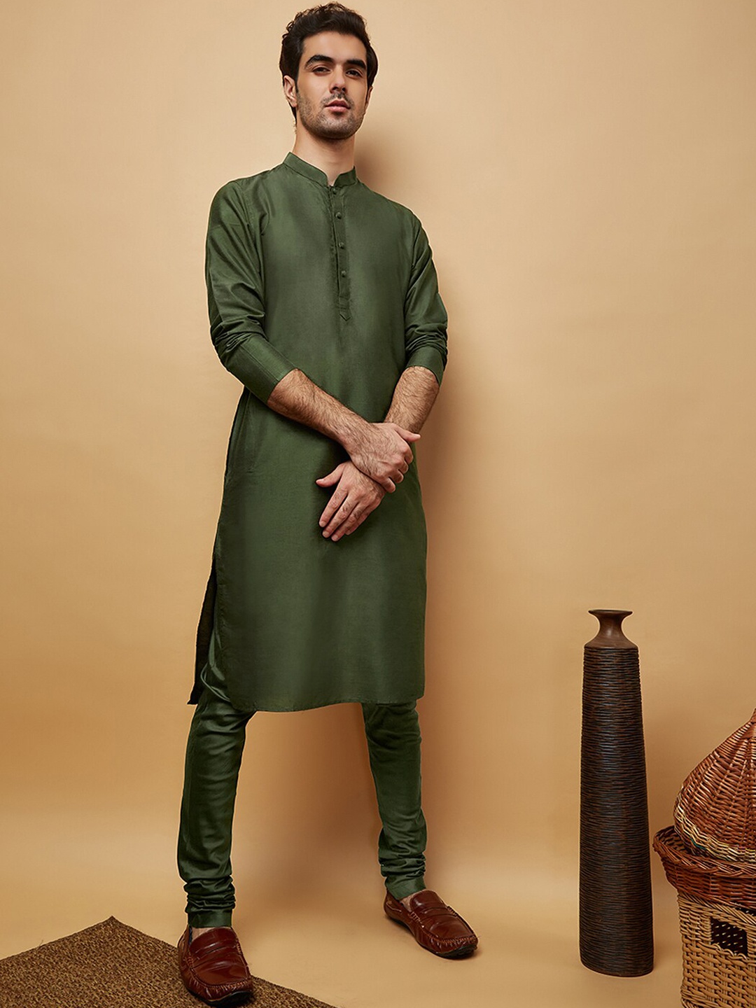 

KISAH Mandarin Collar Long Sleeves Cotton Silk Straight Kurta, Green