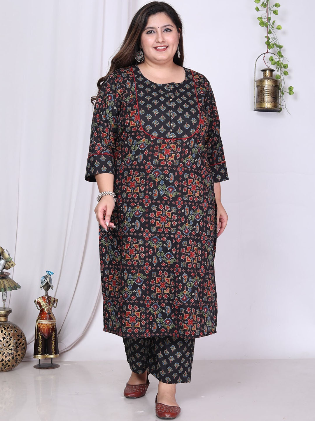 

KALINI Plus Size Floral Printed Pure Cotton Kurta with Trousers & Dupatta, Black