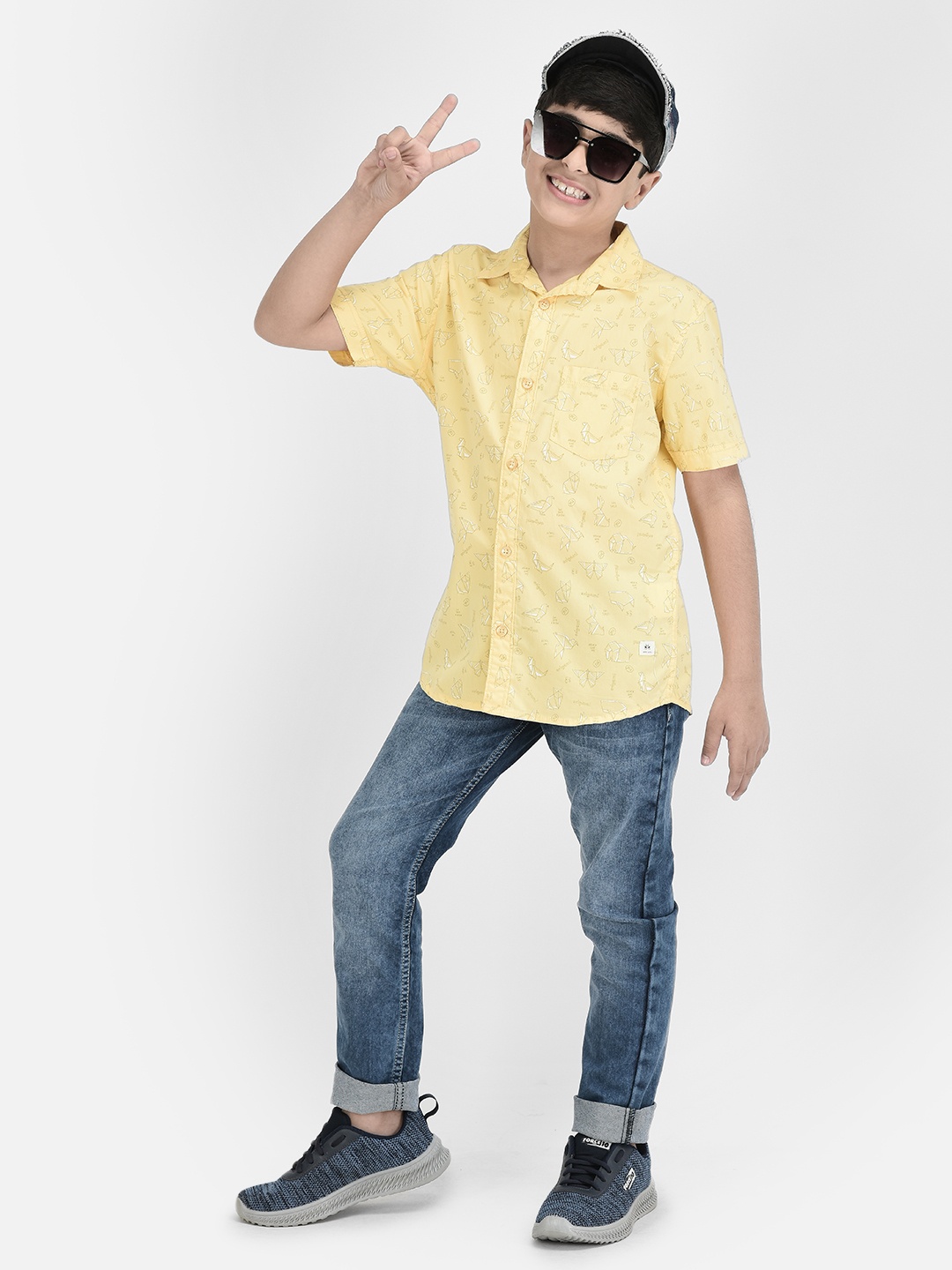 

Crimsoune Club Boys Classic Slim Fit Conversational Printed Pure Cotton Casual Shirt, Yellow