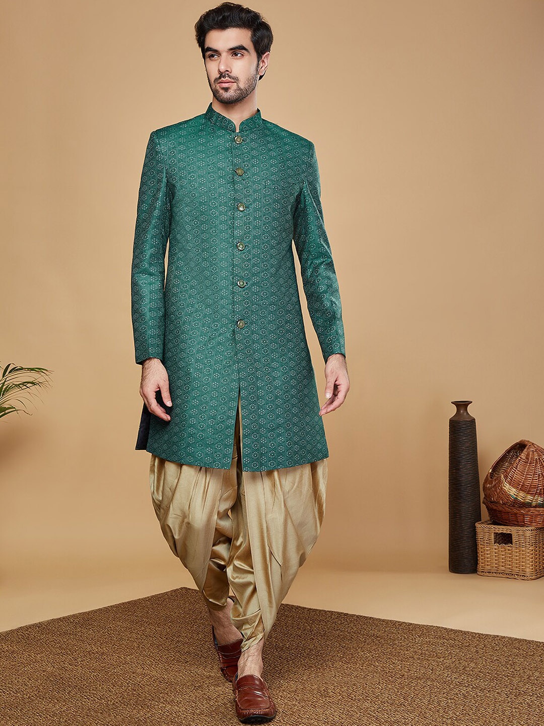 

KISAH Men Self-Design Mandarin Collar Kurta Indowestern Sherwani Dhoti Set, Green