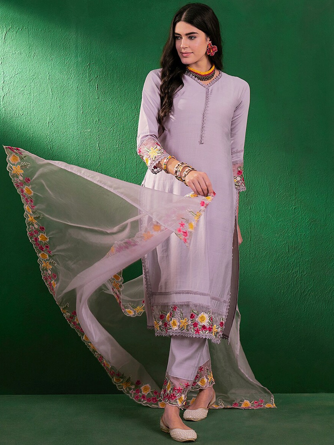 

Sangria Floral Embroidered Schiffli Lace Detail Kurta With Palazzo & Dupatta, Lavender