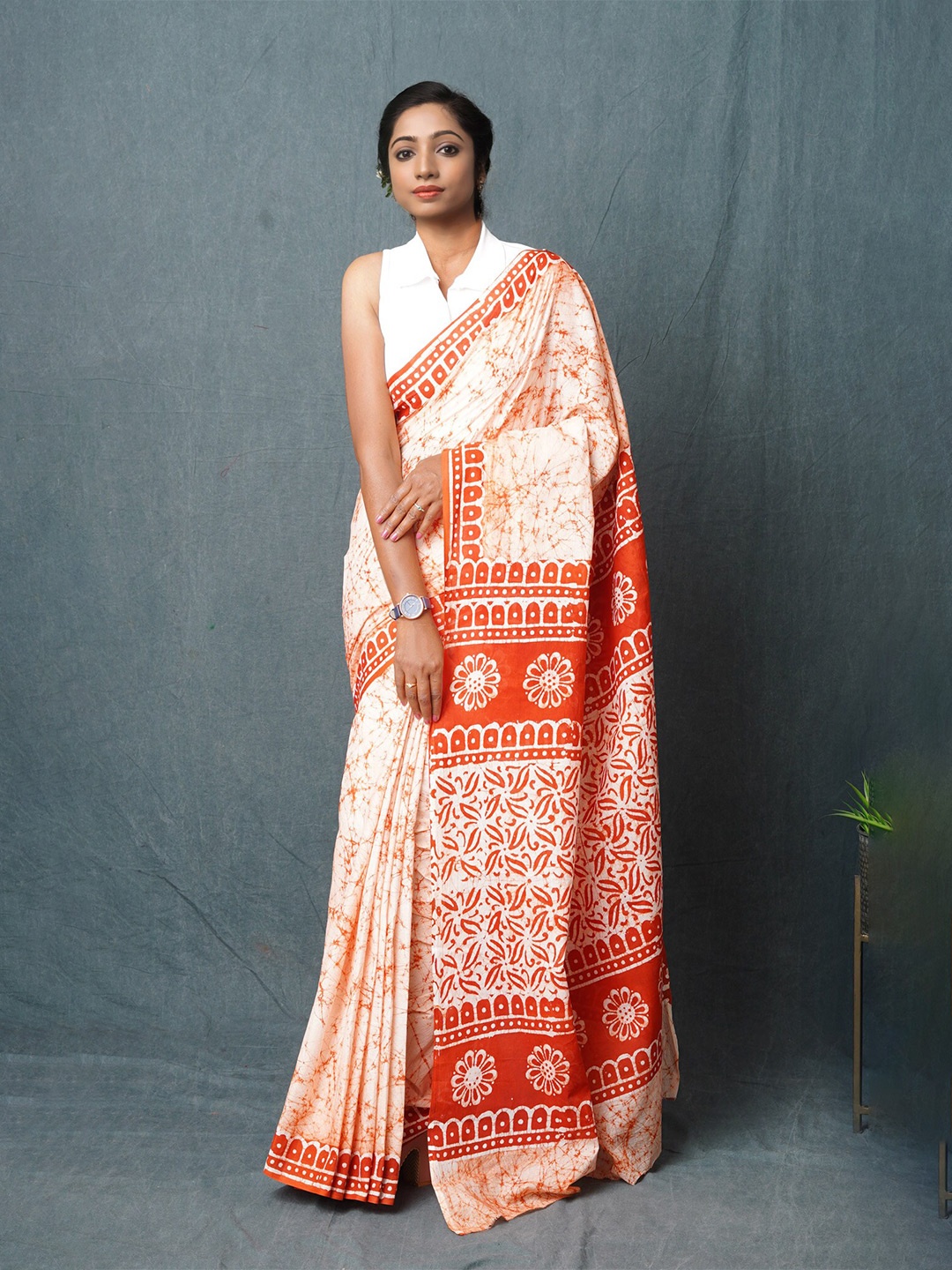 

Unnati Silks Batik Block Printed Mulmul Cotton Handloom Saree, Cream