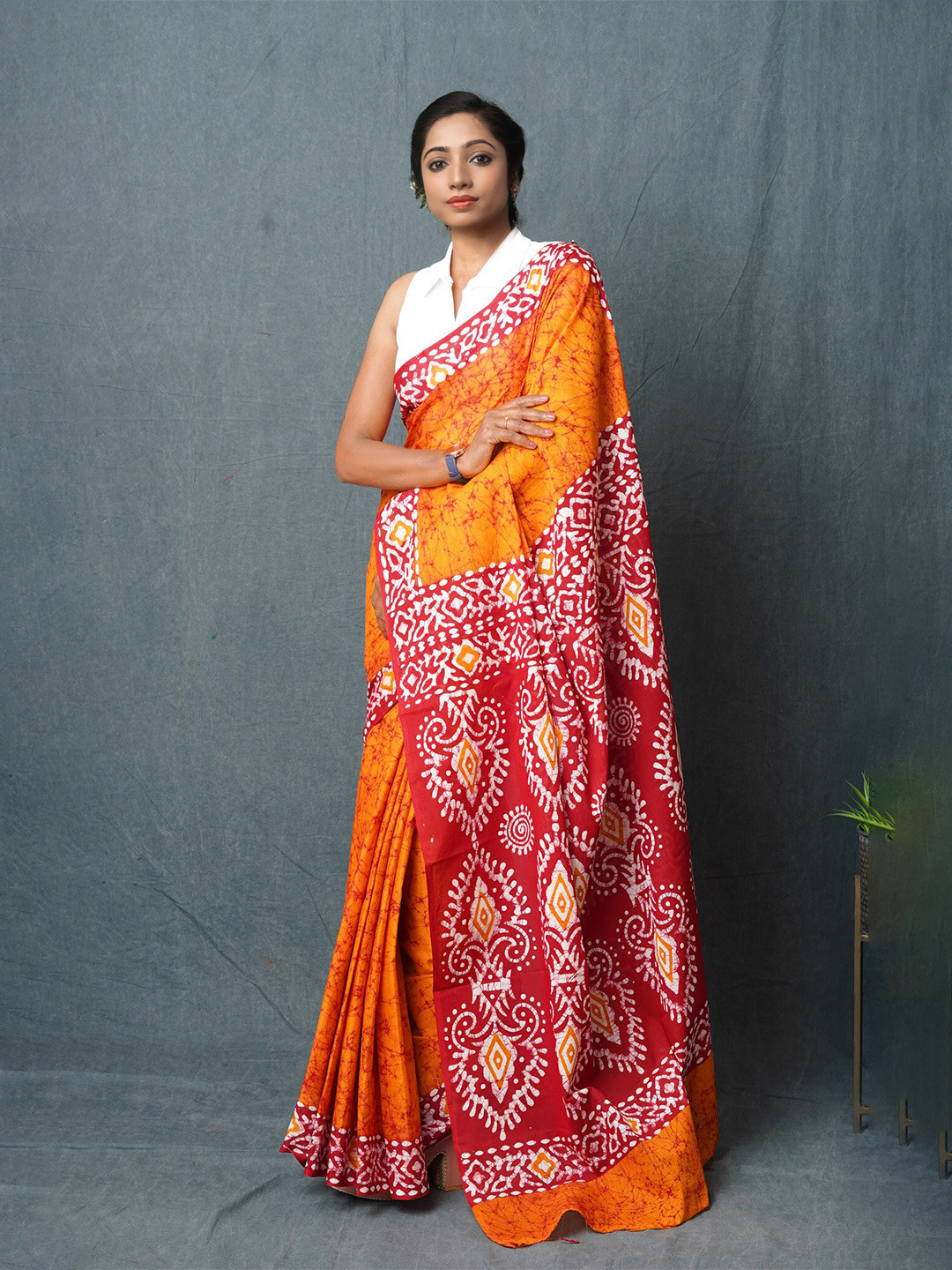

Unnati Silks Batik Block Printed Mulmul Cotton Handloom Saree, Yellow
