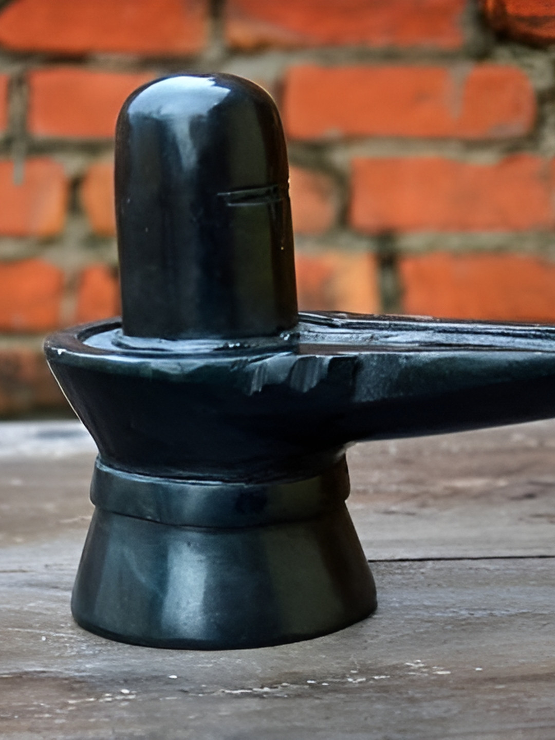 

Navyaksh Black Religious Showpiece