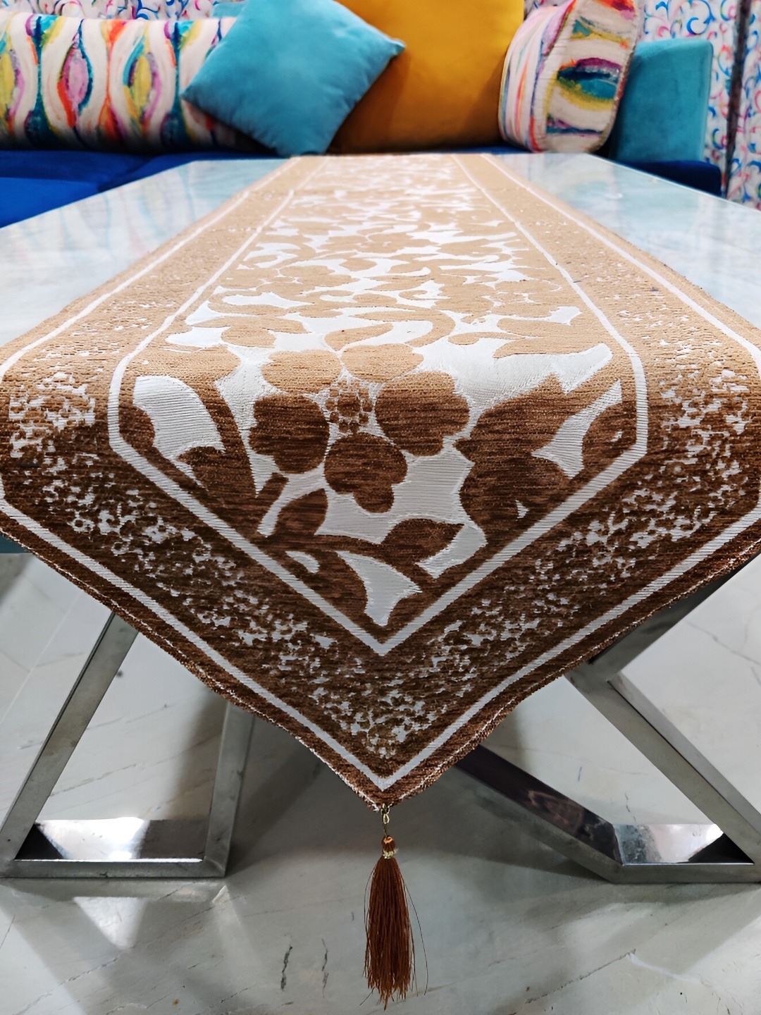 

GROKI Floral Table Runner, Beige