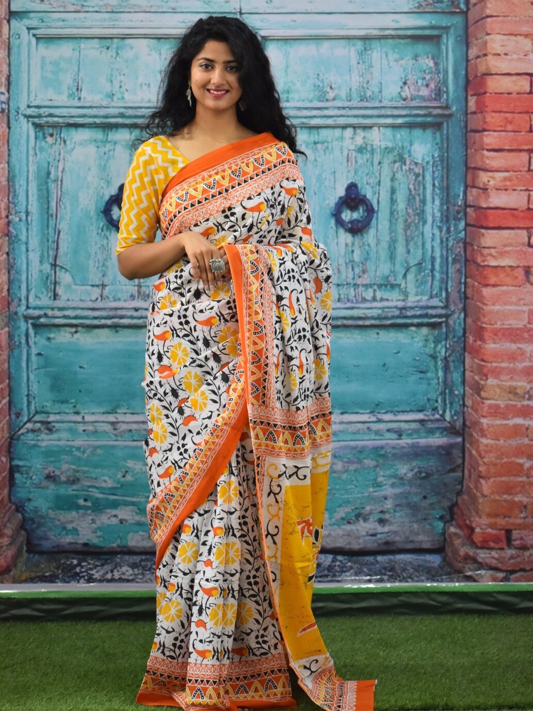 

TROPWEAR Floral Printed Pure Cotton Block Print Saree, Orange